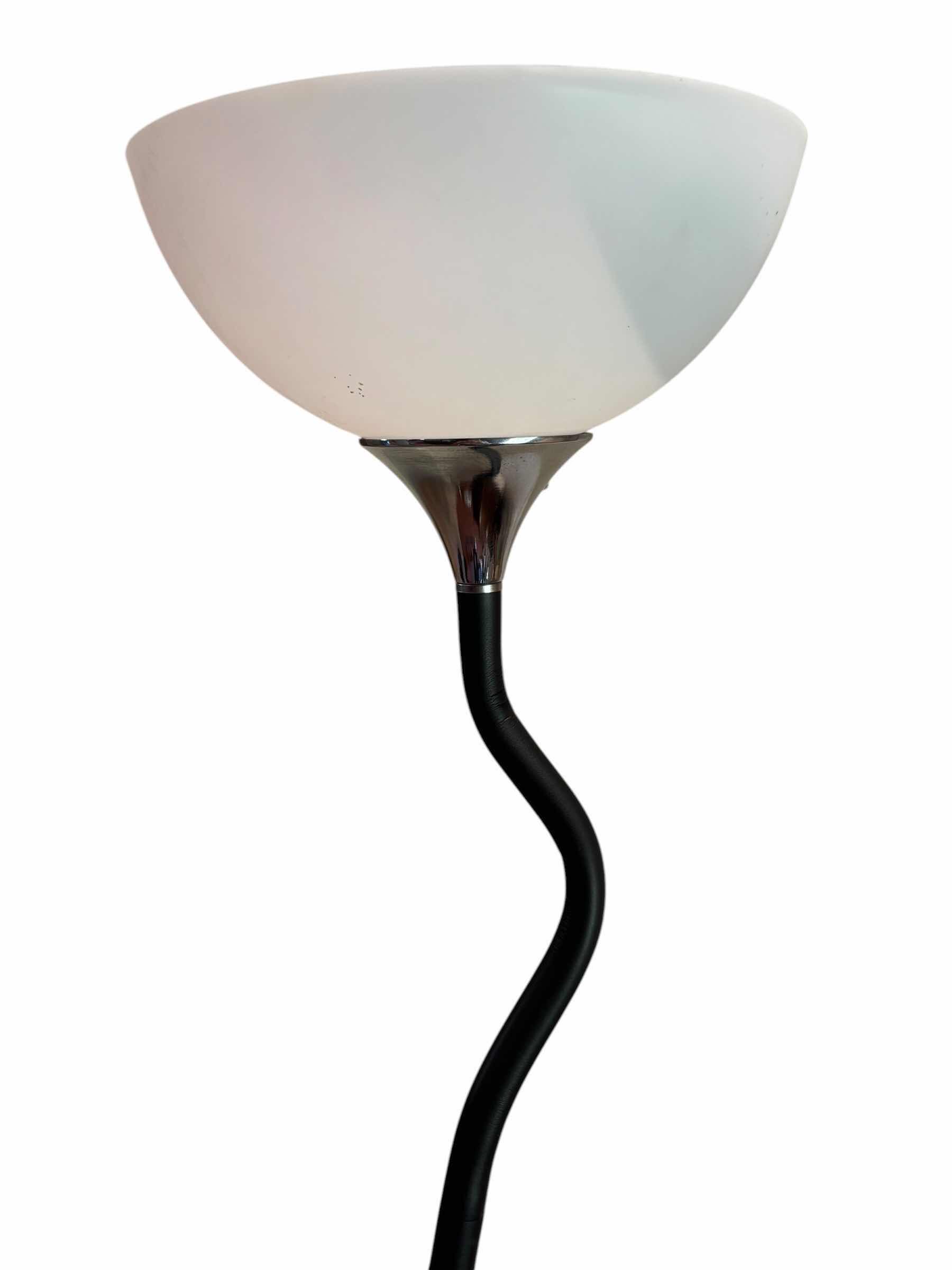 Photo 1 of BENDABLE FLOOR LAMP H71”