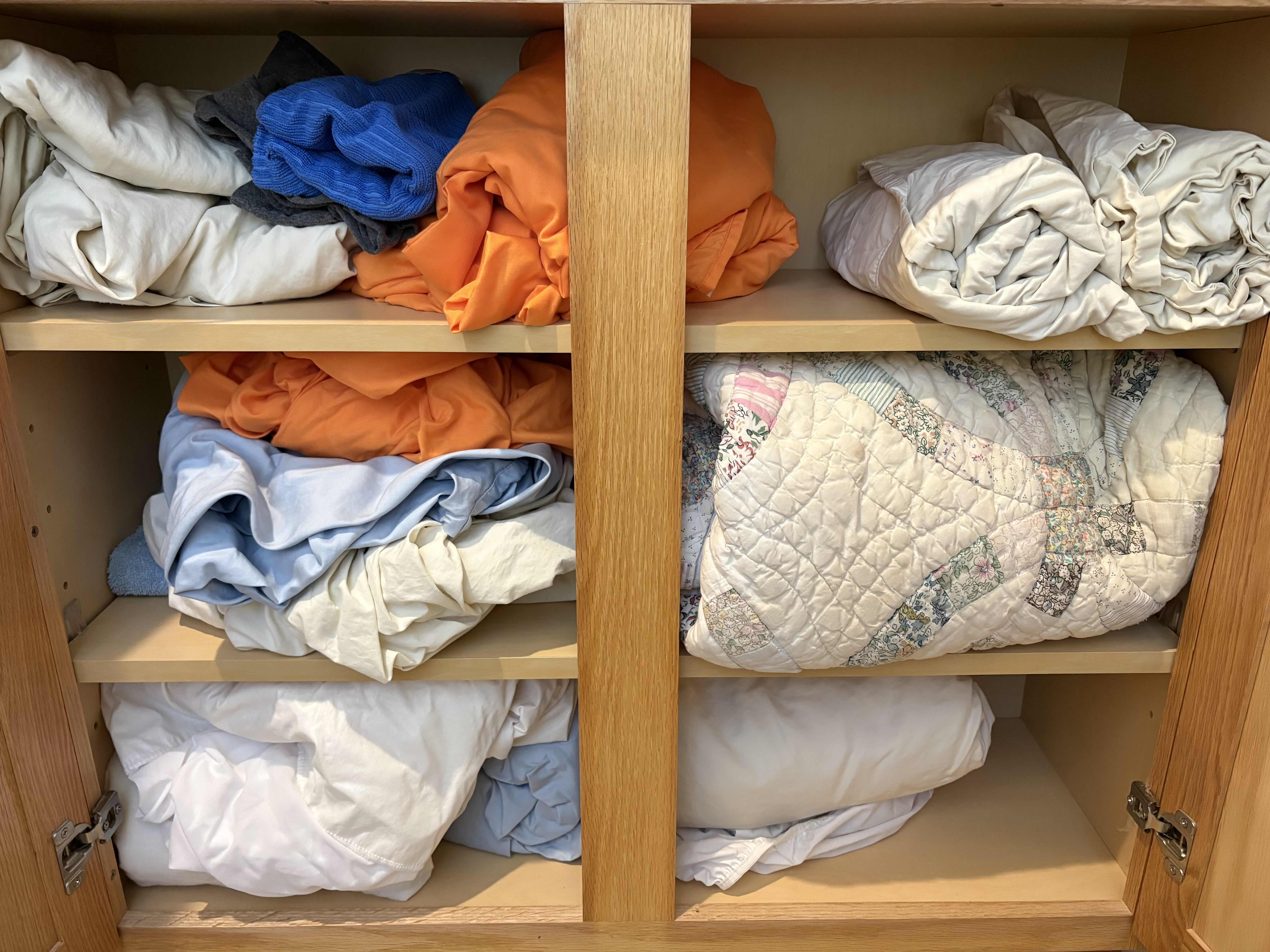 Photo 1 of CONTENTS OF CABINET - BLANKETS,SHEETS AND PILLOWCASES