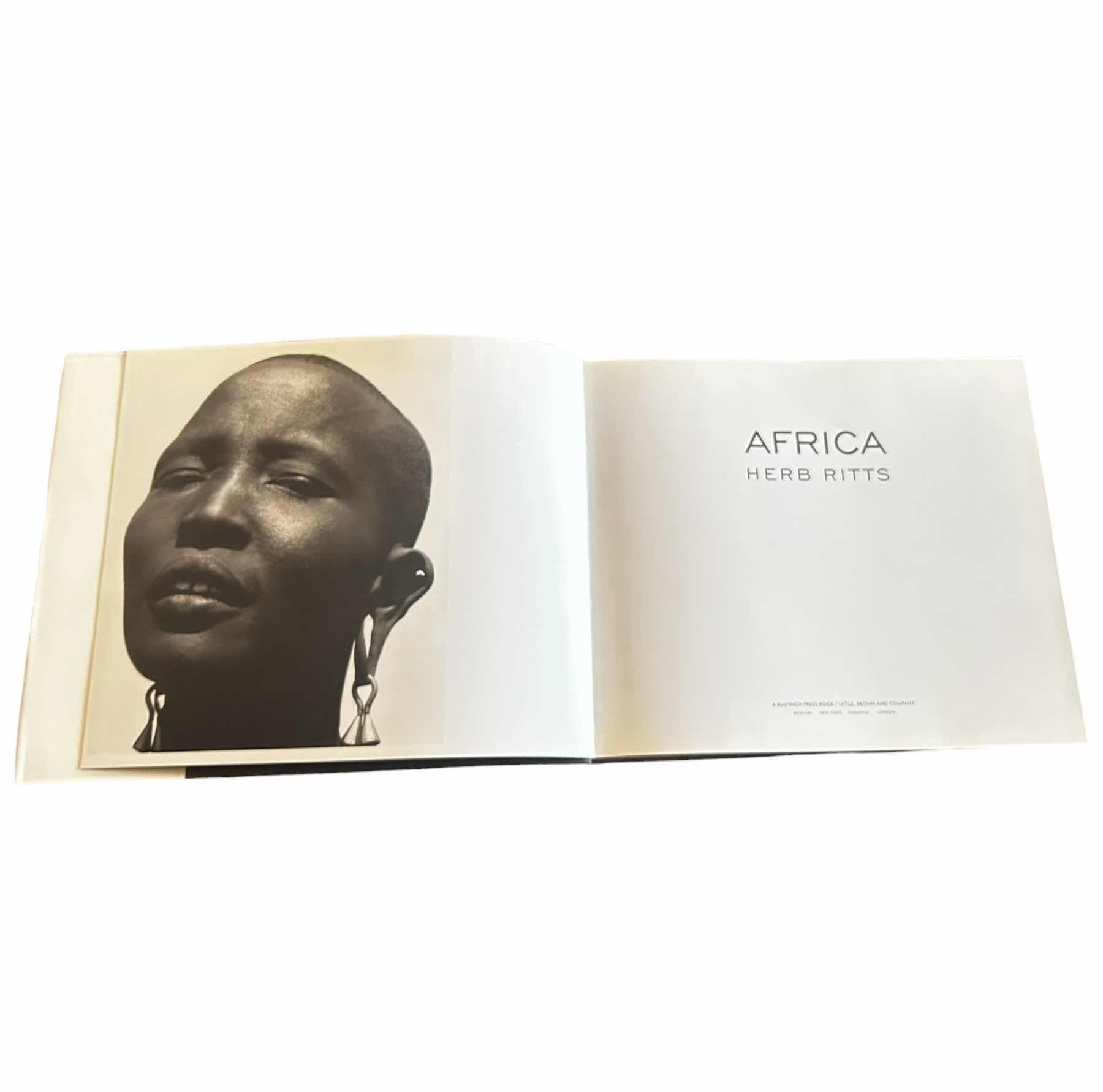 Photo 1 of BOOK WITH REAL PICTURES BASED ON THE CULTURE OF AFRICA