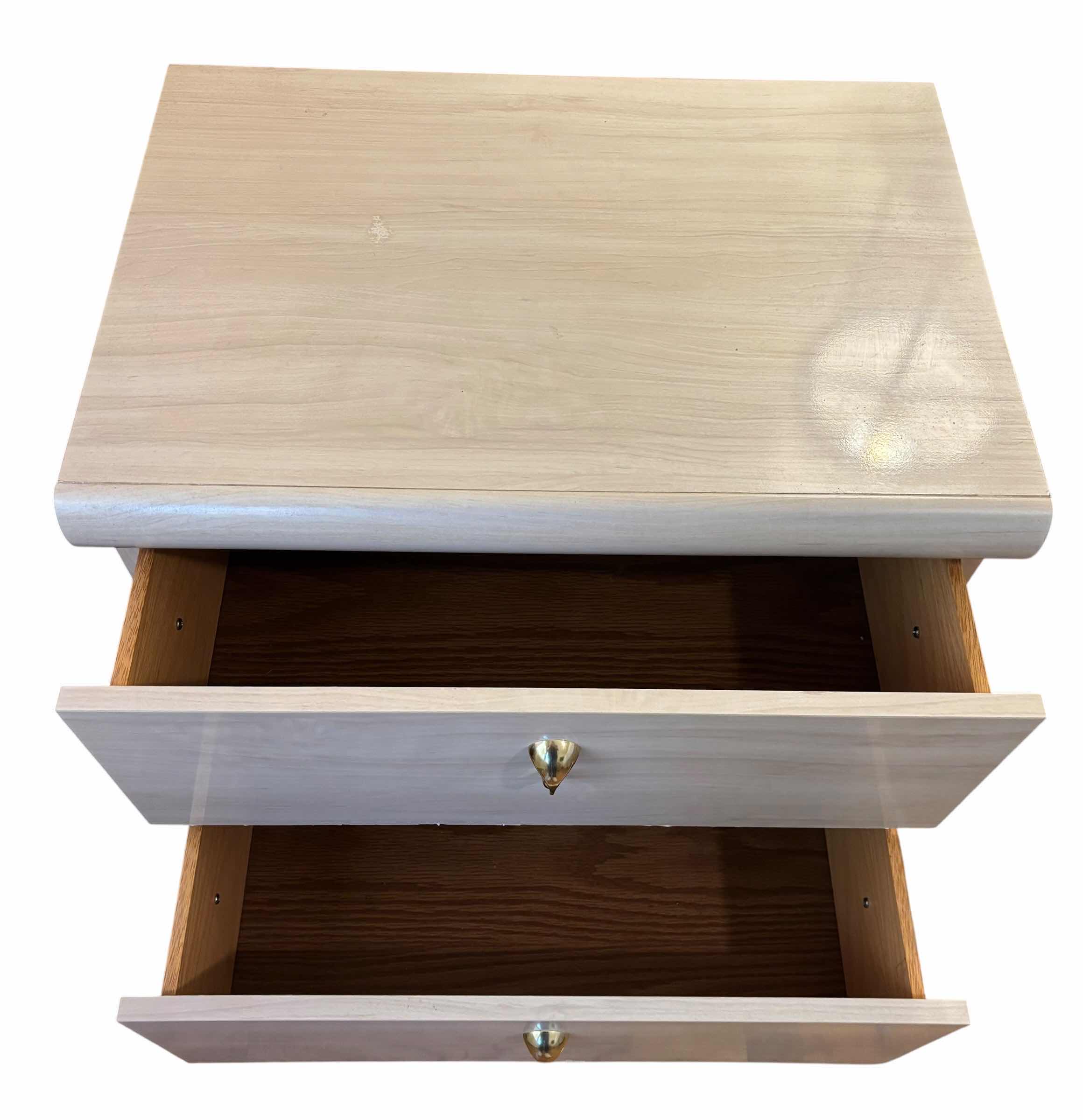 Photo 1 of NIGHTSTAND WITH LACQUER/LAMINATE FINISH H21.5” X 22”
