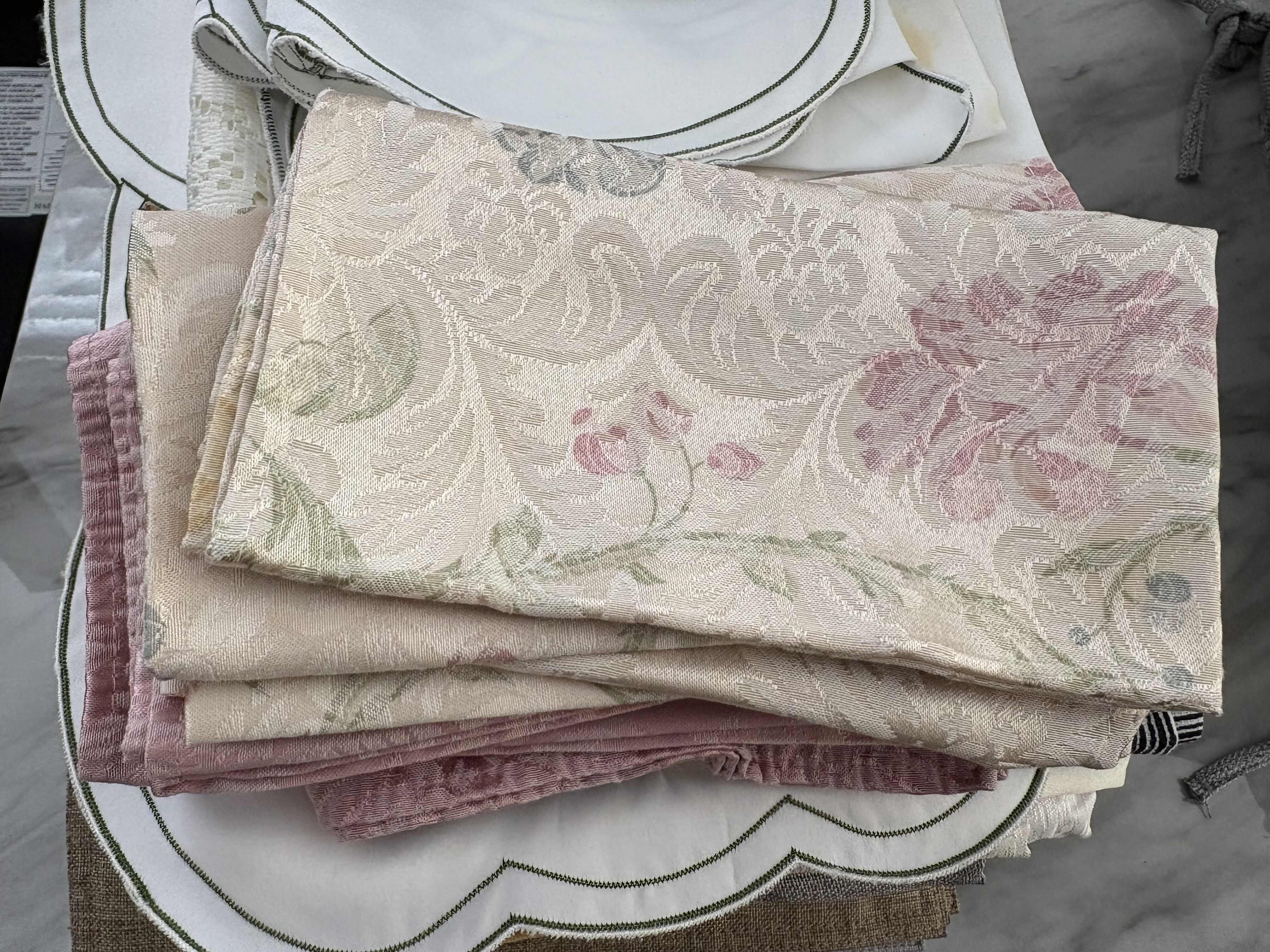 Photo 1 of LOT OF FABRIC PLACEMATS AND TABLE COVERS
