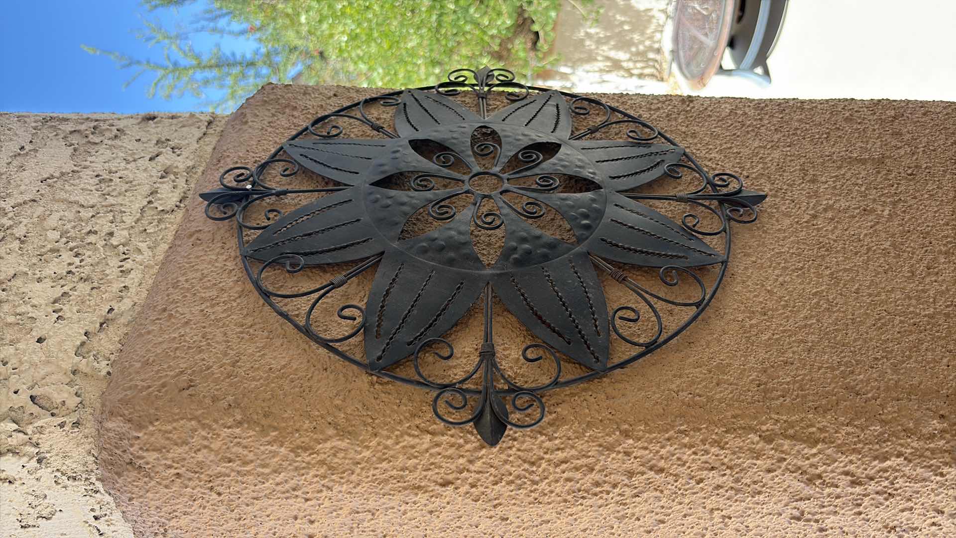 Photo 1 of OUTDOOR FLOWER METAL DECOR D16.5”