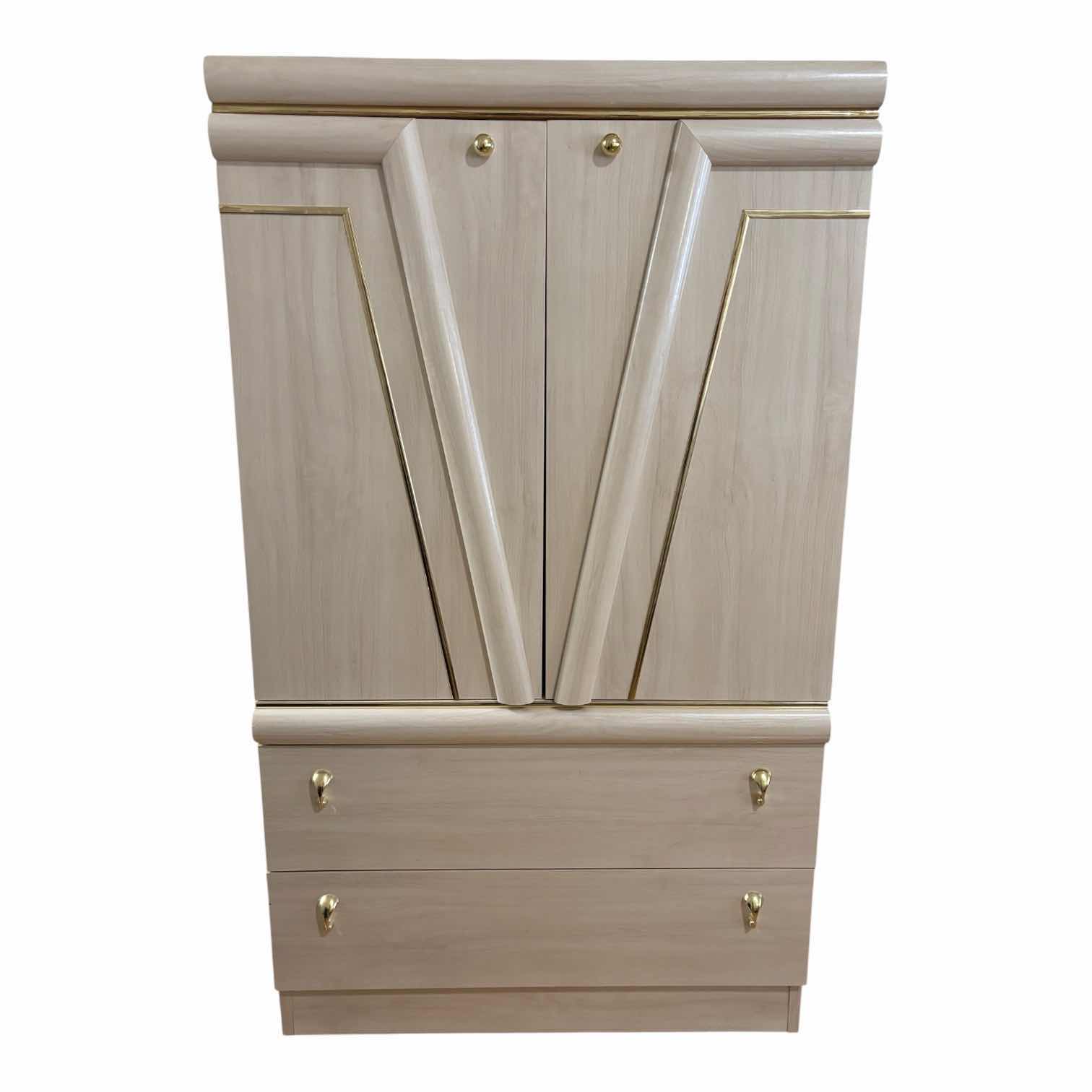 Photo 1 of VINTAGE WARDROBE H54.5” X 32”