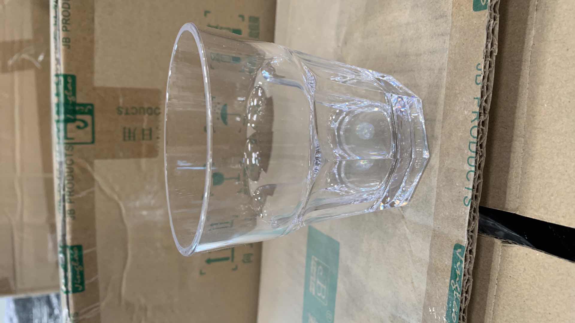 Photo 1 of CASE OF 100 PLASTIC TUMBLERS 3.5” TALL