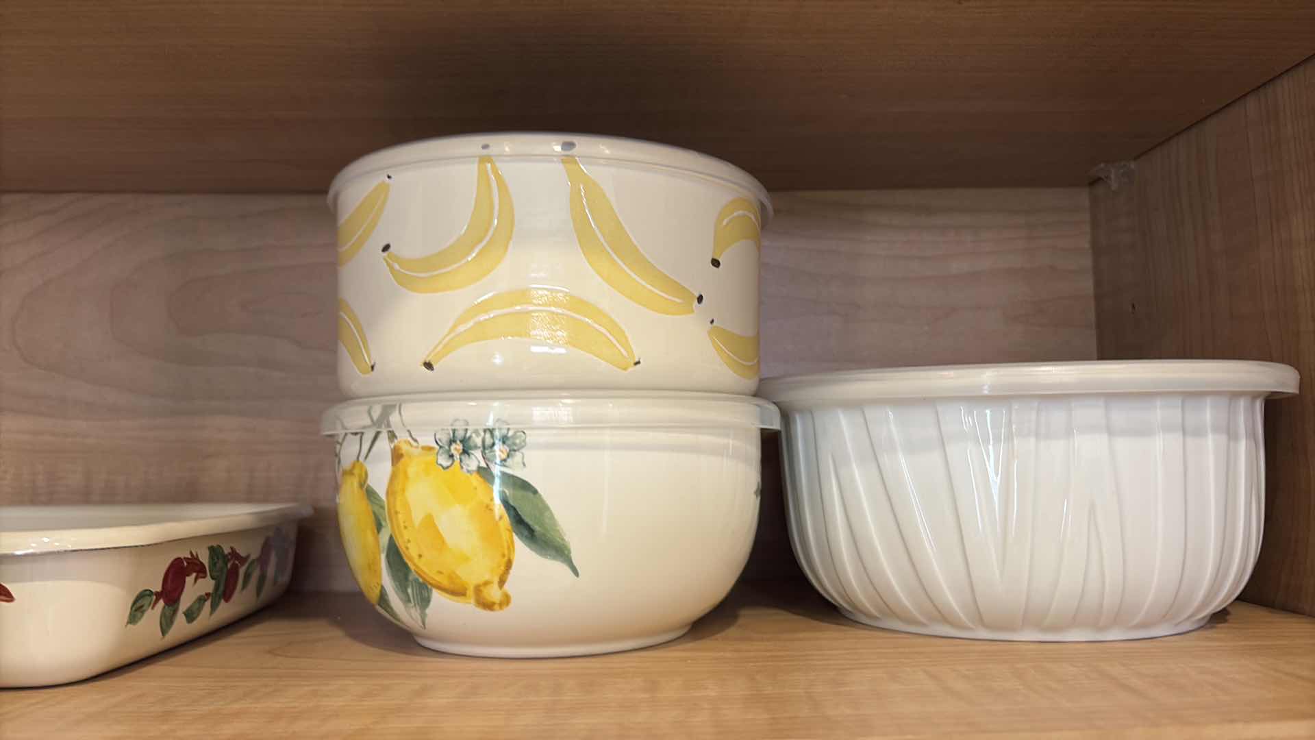 Photo 1 of CONTENTS OF CABINET FOOD STORAGE CONTAINER & BAKEWARE– GLASS, CERAMIC & PLASTIC PIECES