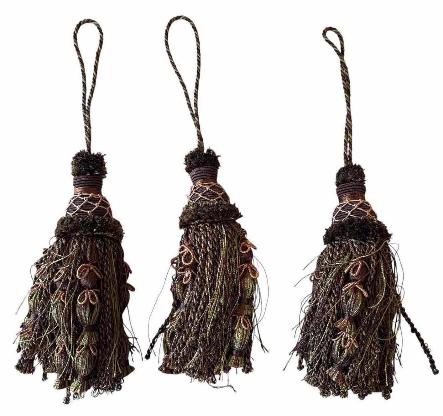 Photo 1 of ORNATE DECORATIVE DRAPERY CURTAIN TIEBACKS H11”