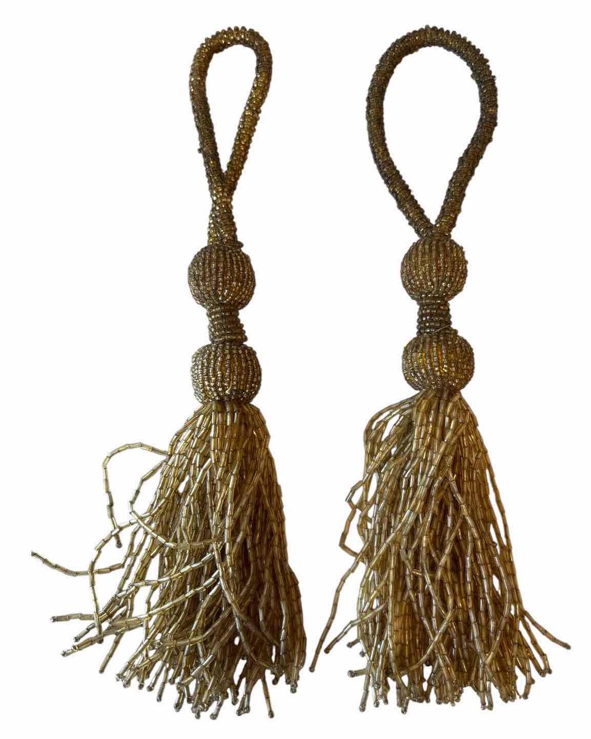 Photo 1 of (7)PCS DECORATIVE CURTAIN TASSEL & DRAPERY TIEBACK- WHITE, CREAM COLOR & MORE H20.5” $73