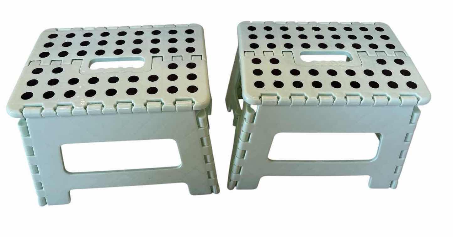 Photo 1 of (5)PCS STEP STOOL METAL AND PLASTIC H10.5”