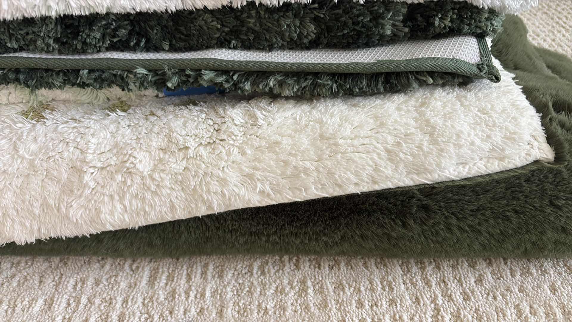 Photo 1 of (7)PCS BATH MAT AND RUG- WHITE, DARK GREEN & MORE