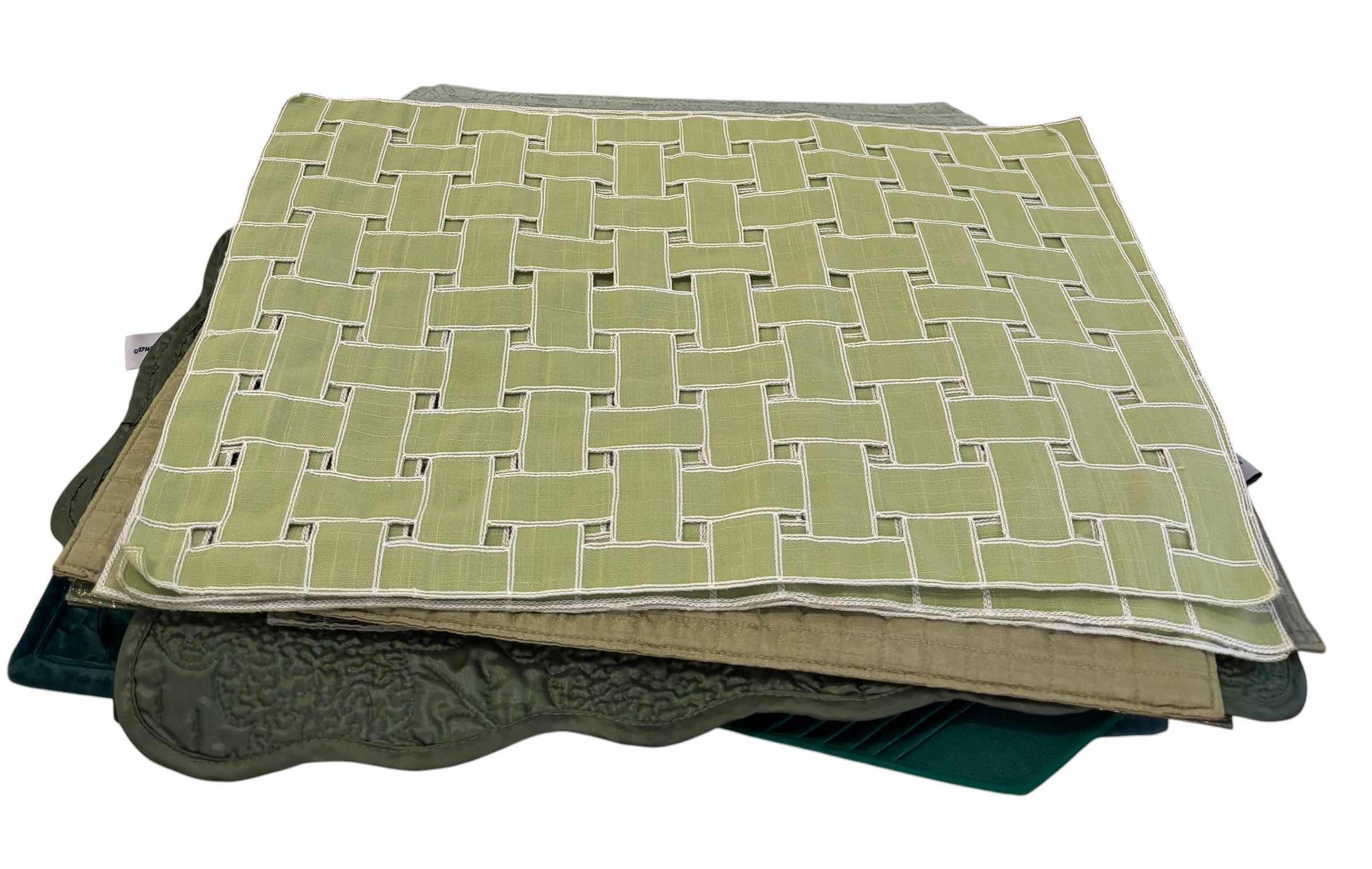 Photo 1 of MULTIPLE RECTANGULAR PLACEMATS