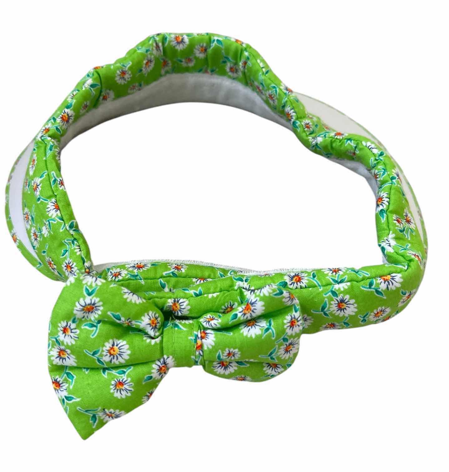 Photo 1 of (12)PCS HAWAII FLORAL GOLF VISORS WITH BOWS – GREEN DAISY PRINT $125