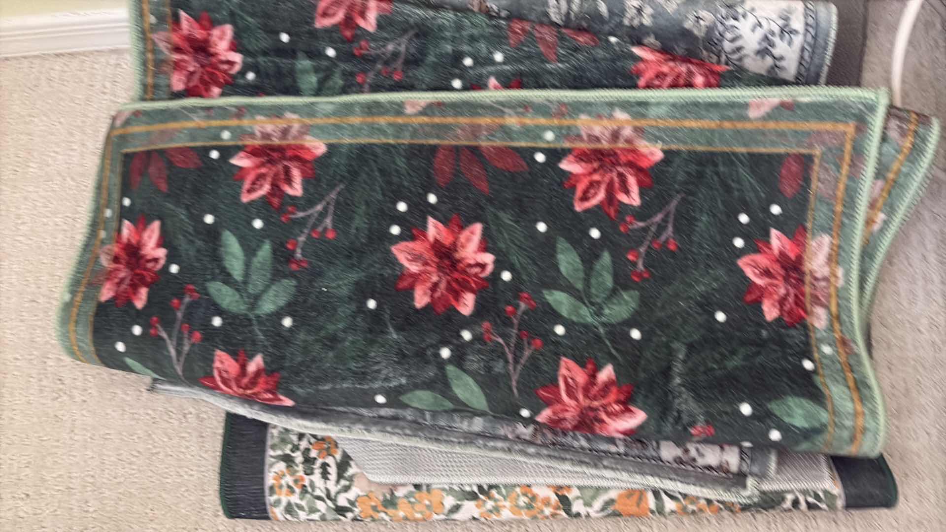 Photo 1 of (4)PCS RUNNER MATS ASSORTED COLORS AND LENGTHS