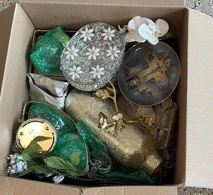 Photo 1 of BOX OF HOME GOLD ACCENT DECOR & FAITH WALL CERAMIC PLATE