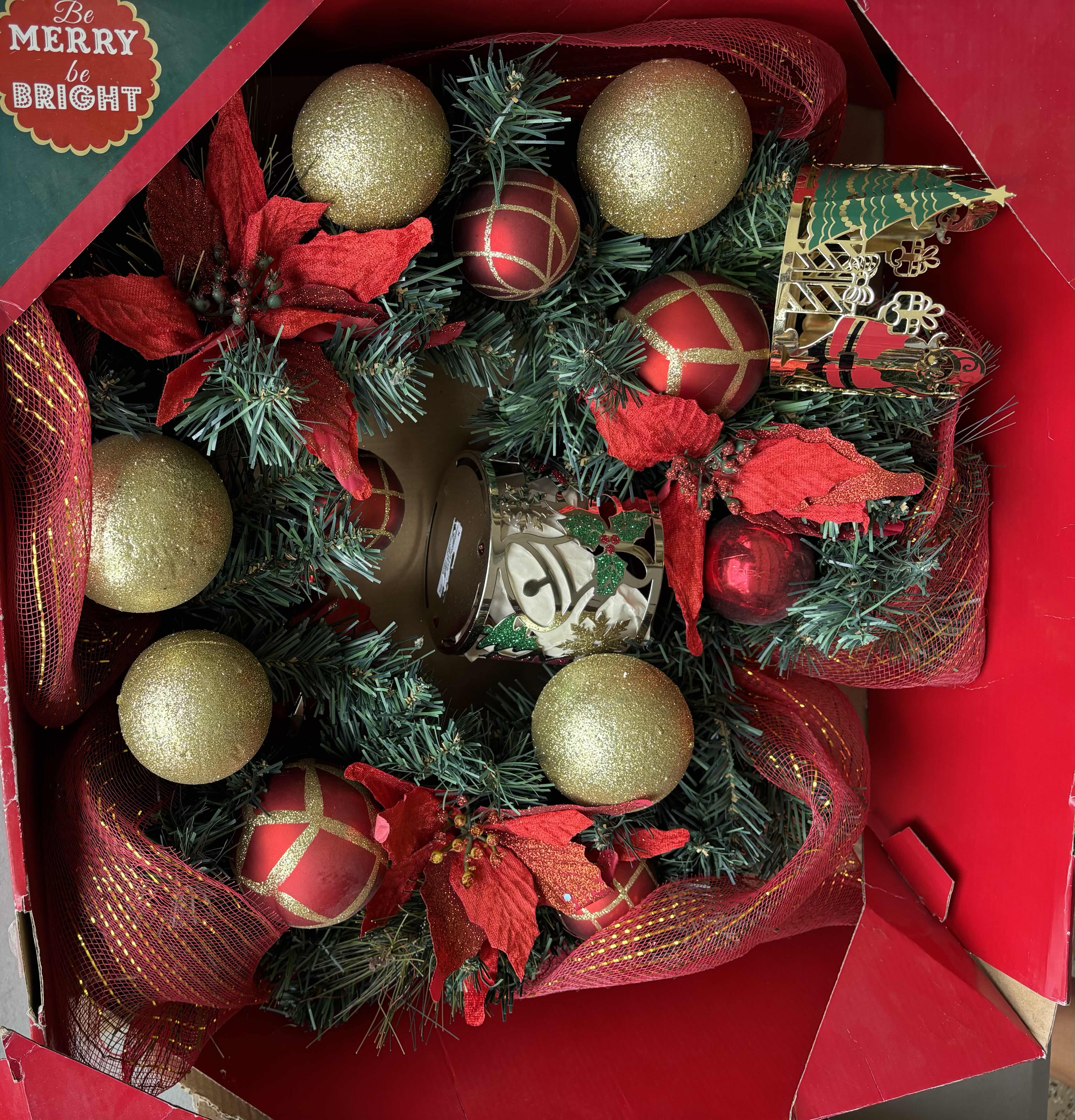 Photo 1 of CHRISTMAS DECOR