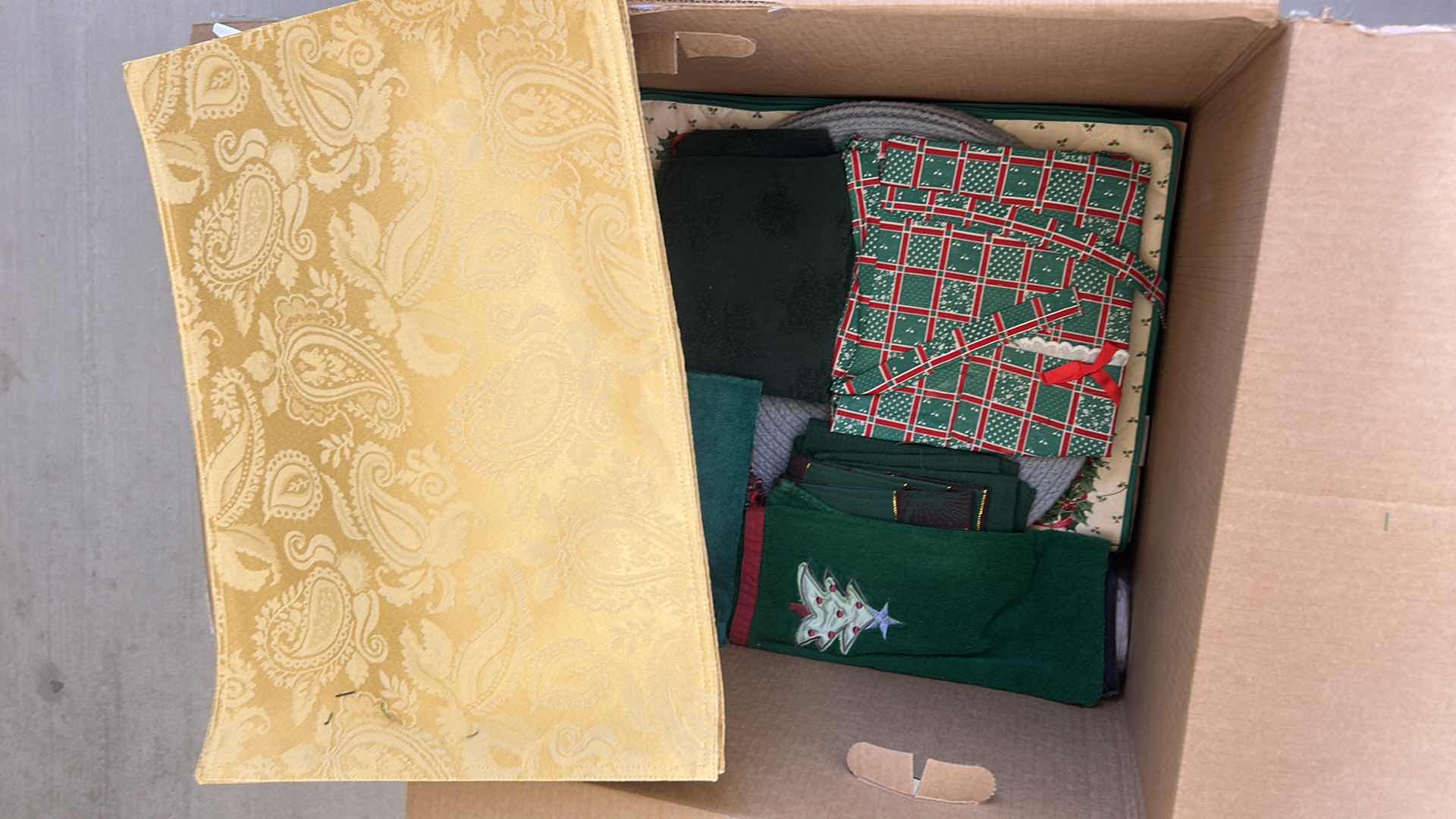 Photo 1 of CHRISTMAS DECOR AND LINENS