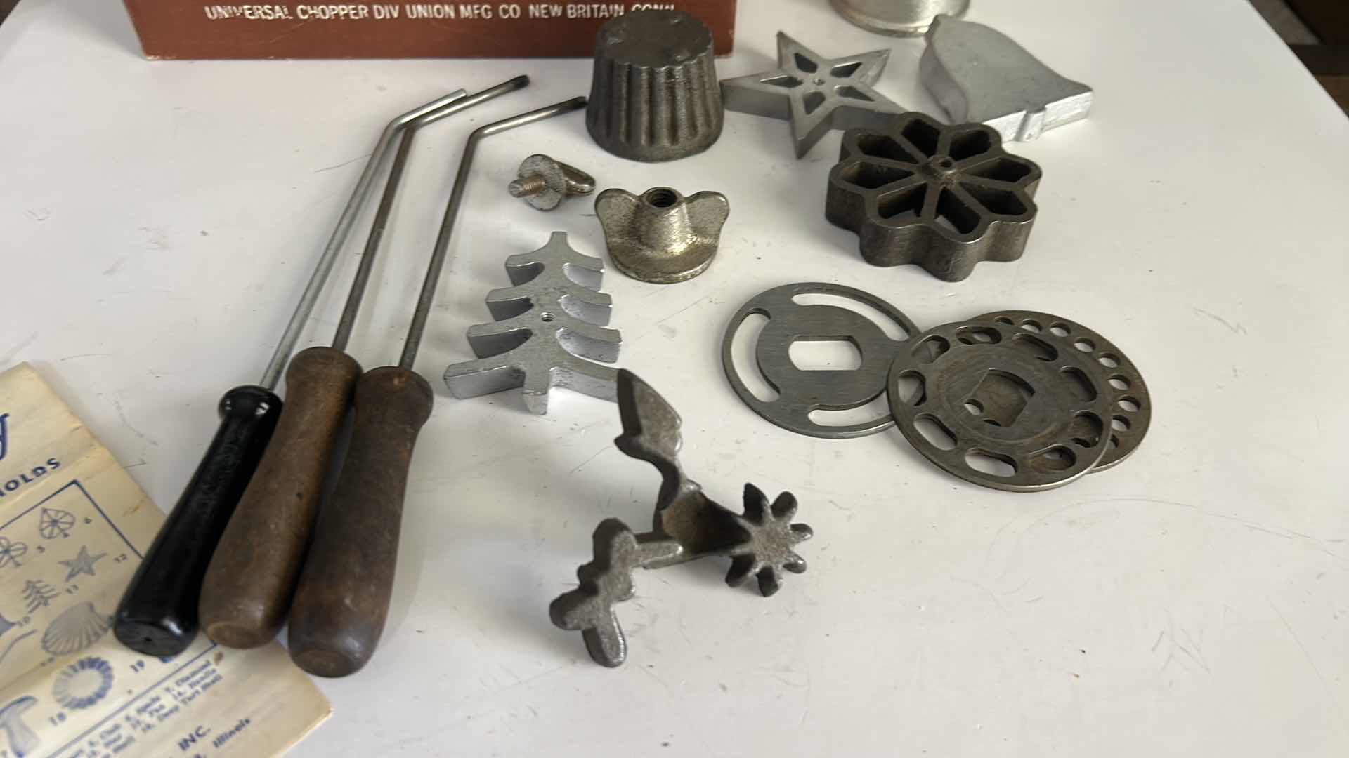 Photo 1 of VINTAGE UNIVERSAL FOOD AND MEAT CHOPPER, AND PARTY PATTY
