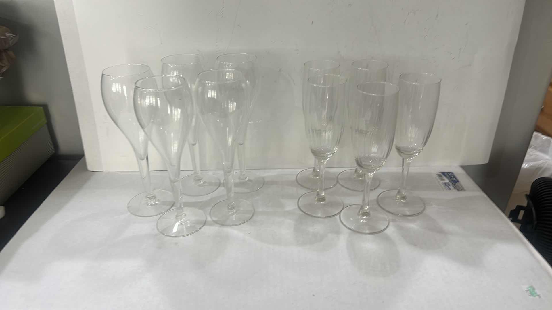 View 2 of 5 MARQUIS BY WATERFORD CRYSTAL CHAMPAGNE FLUTES IN THE POPULAR “OMEGA” PATTERN & 5 VINTAGE CLEAR GLASS CHAMPAGNE FLUTES,