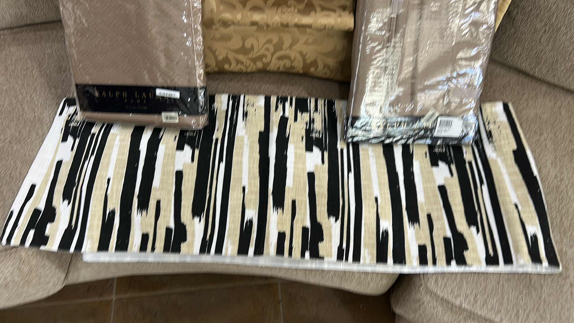 Photo 1 of HOME LINENS-RALPH LAUREN HOME NEW $100 PLUS MORE