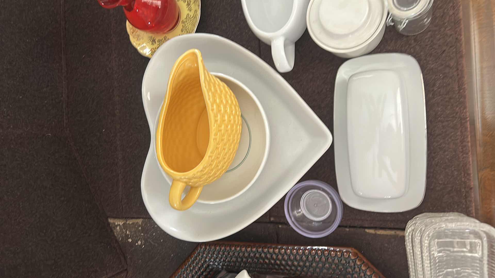 Photo 1 of KITCHEN ITEMS AND SERVICE 
WARE