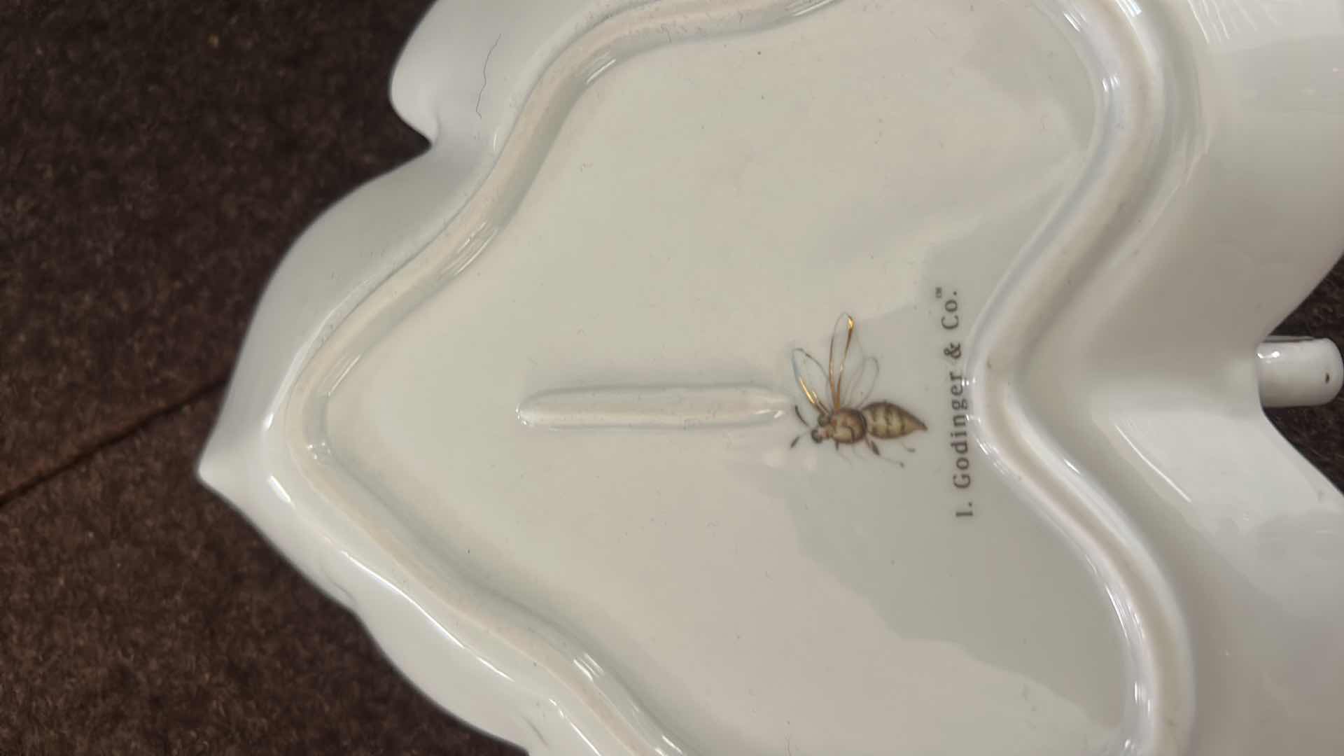 Photo 1 of GODINGER & CO. PRIMAVERA PORCELAIN HANDLED LEAF DISH WITH ORIGINAL BOX