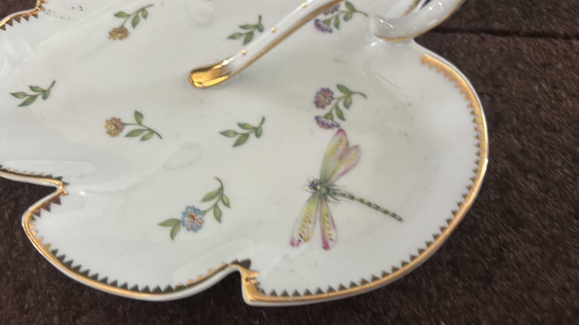Photo 1 of GODINGER & CO. PRIMAVERA PORCELAIN HANDLED LEAF DISH WITH ORIGINAL BOX