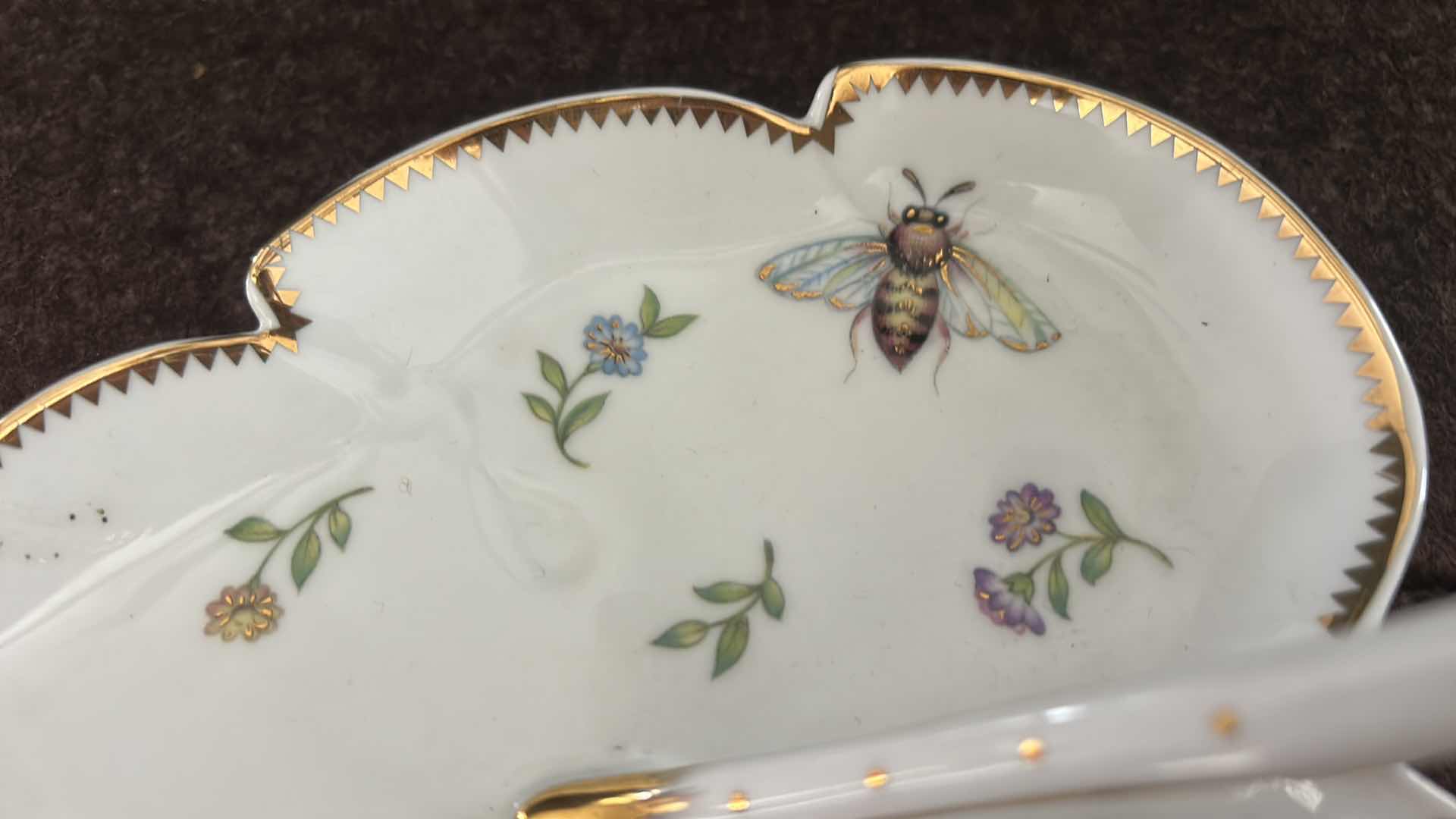 Photo 1 of GODINGER & CO. PRIMAVERA PORCELAIN HANDLED LEAF DISH WITH ORIGINAL BOX