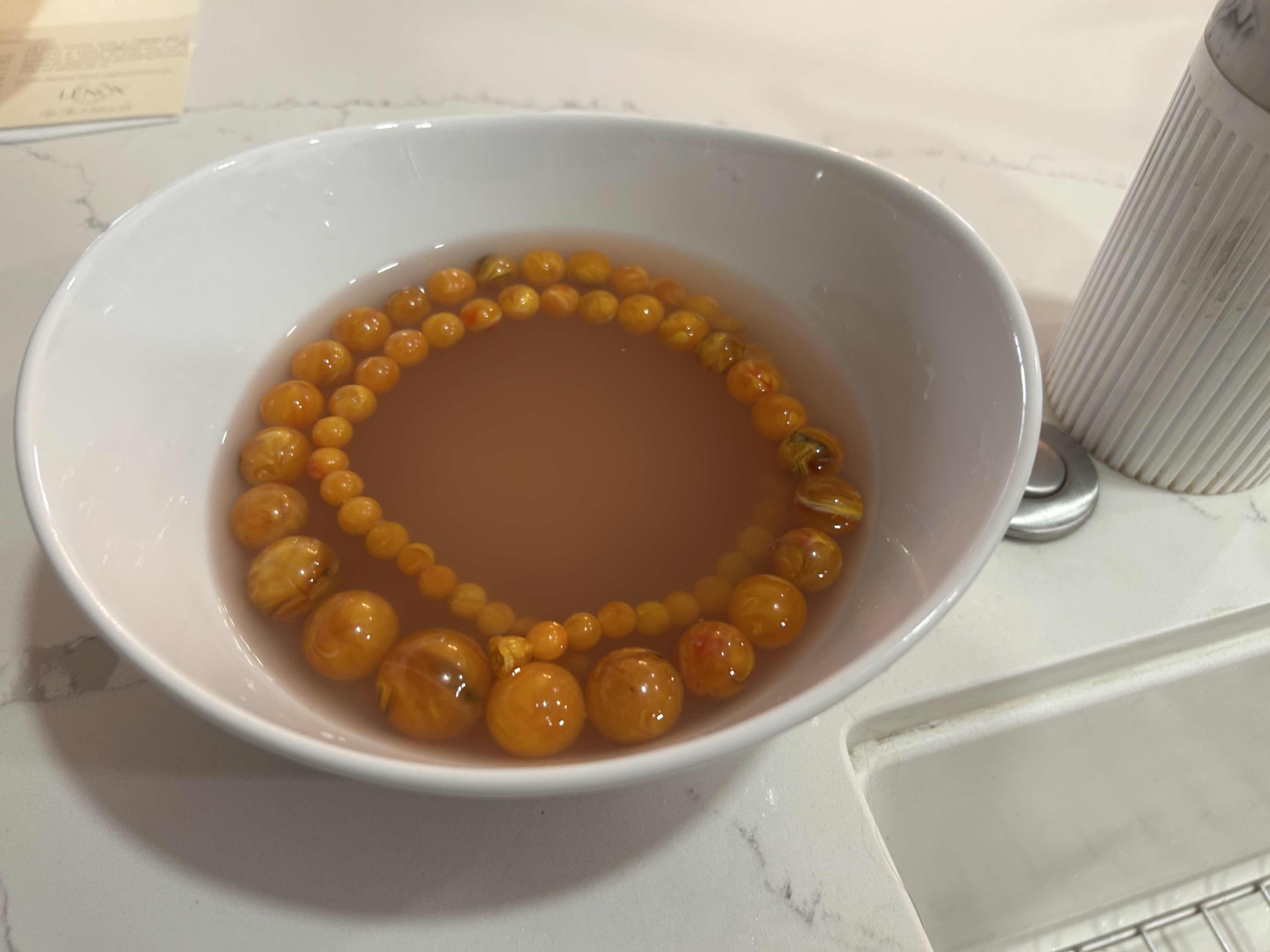 Photo 1 of VINTAGE GRADUATED BUTTERSCOTCH BALTIC AMBER BEAD NECKLACE. WEIGHING APPROXIMATELY 94.62 GRAMS