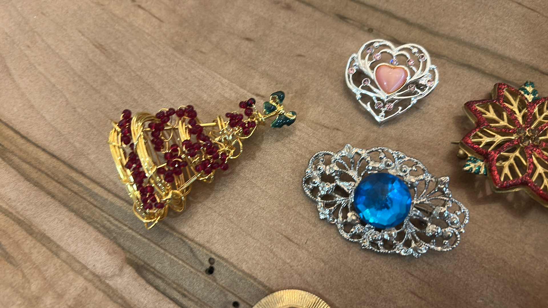 Photo 1 of VINTAGE PINS