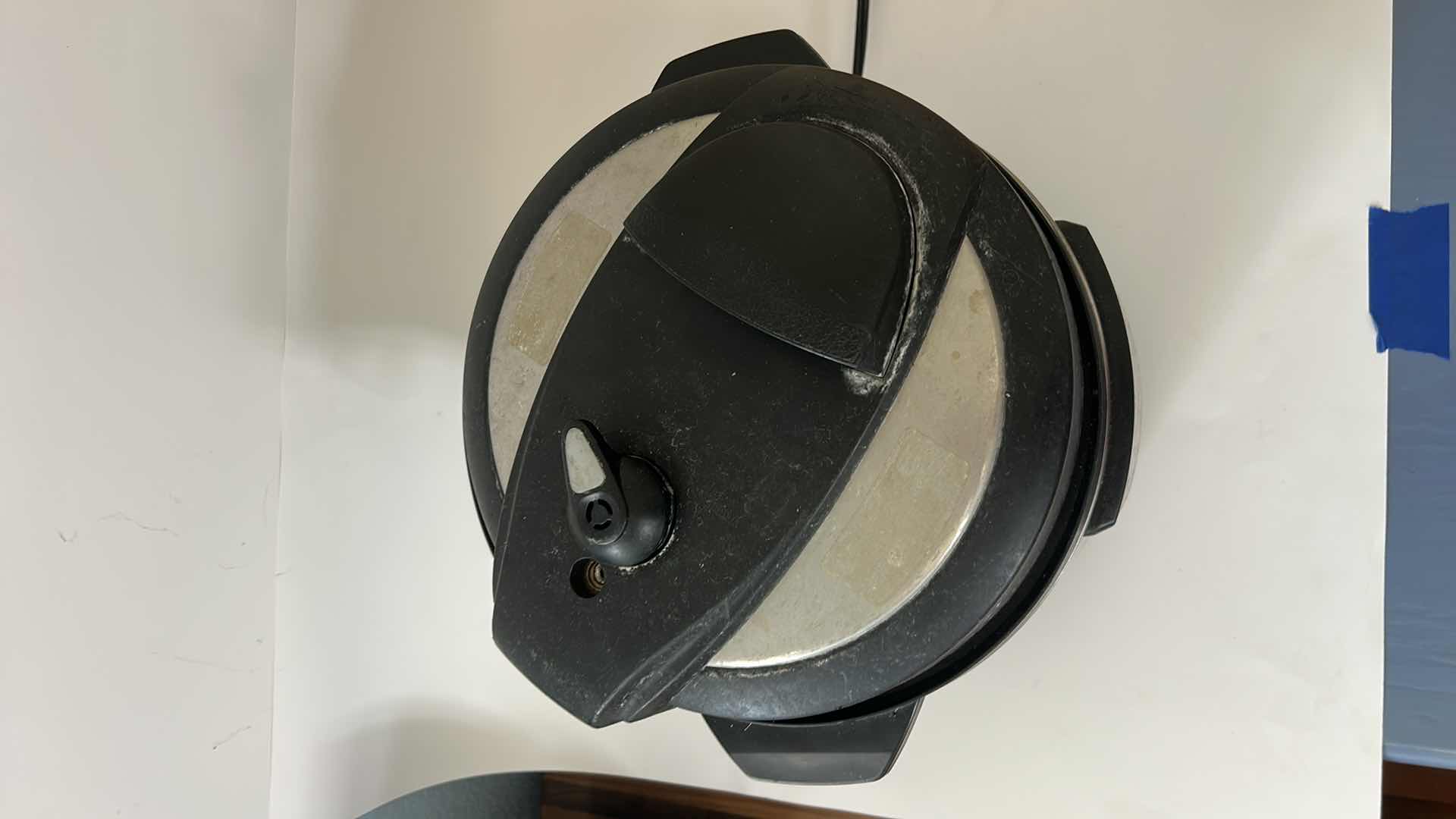 Photo 1 of INSTA POT