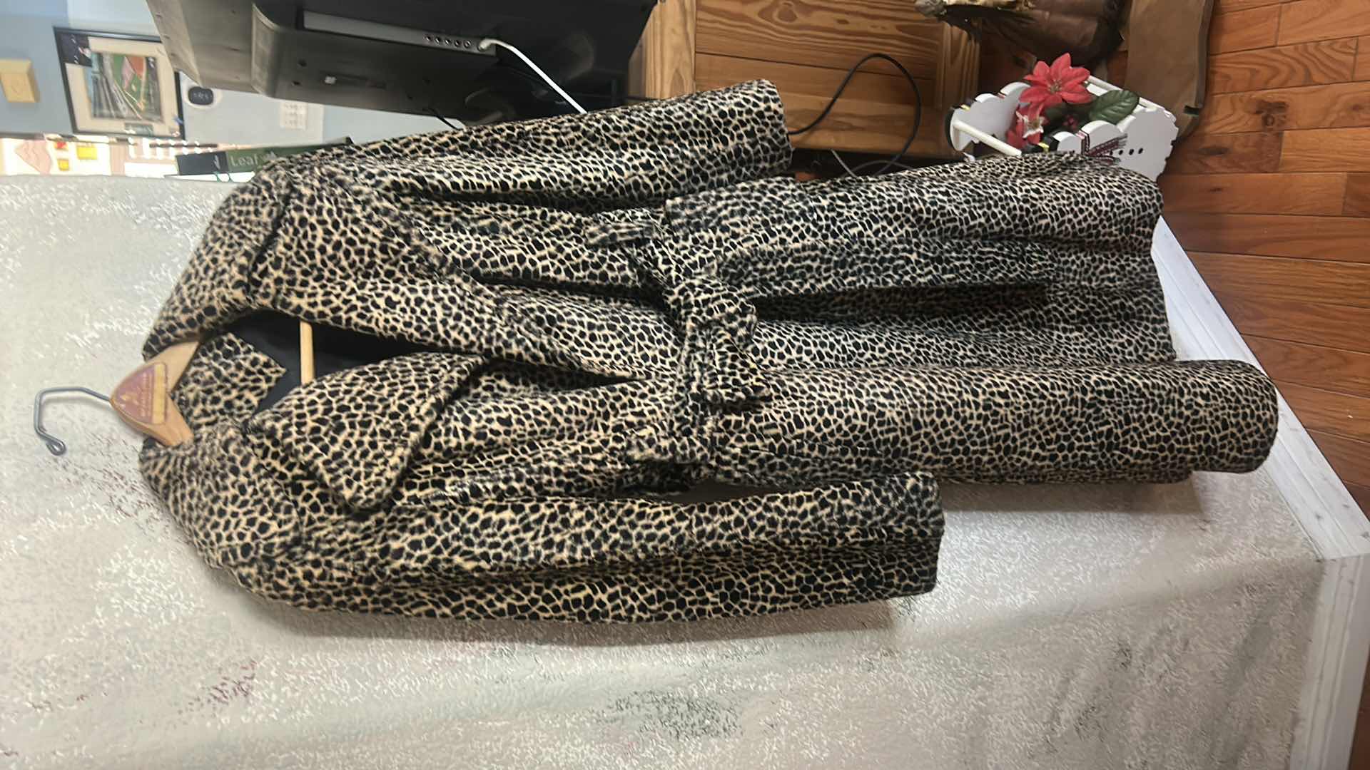Photo 1 of VINTAGE LEOPARD PRINT TRENCHCOAT ESTIMATED SIZE S/M