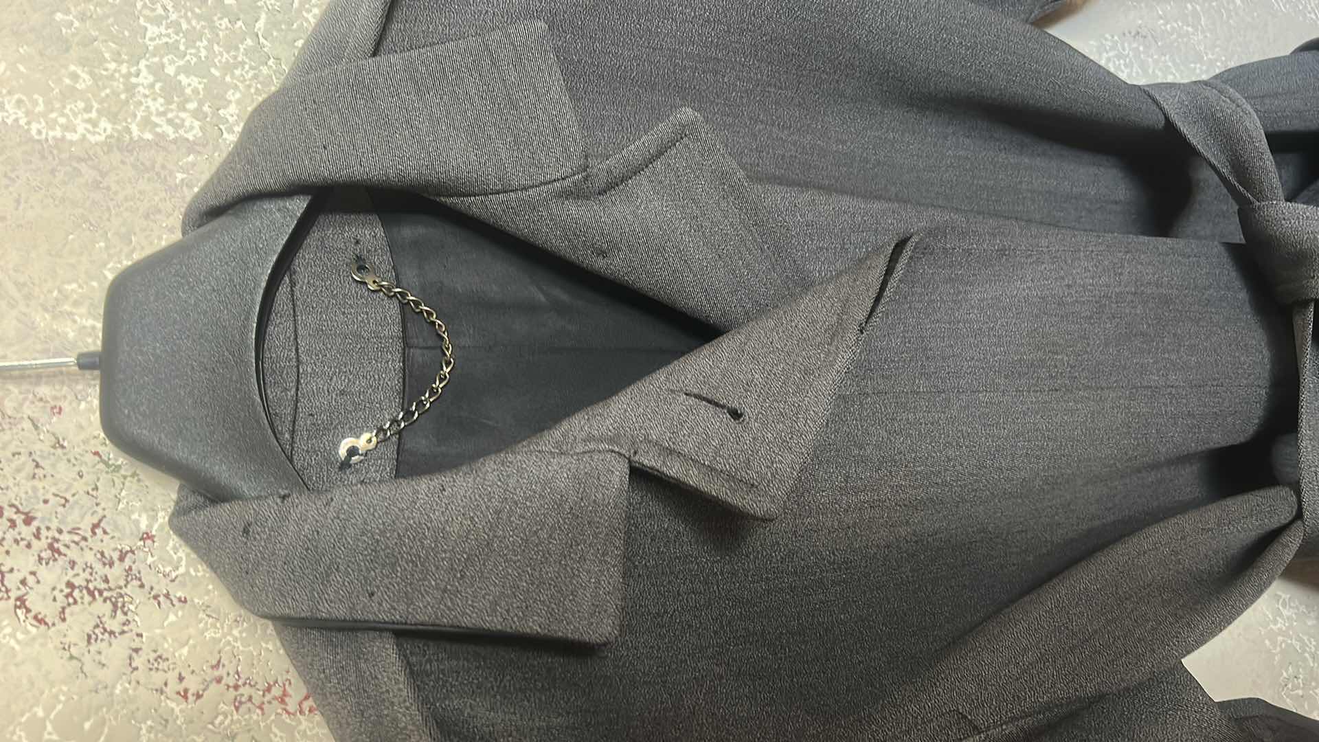 Photo 1 of WOMEN’S TRENCHCOAT ESTIMATED SIZE MEDIUM