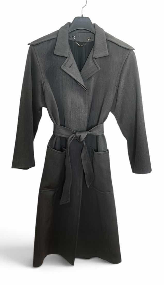 Photo 1 of WOMEN’S TRENCHCOAT ESTIMATED SIZE MEDIUM