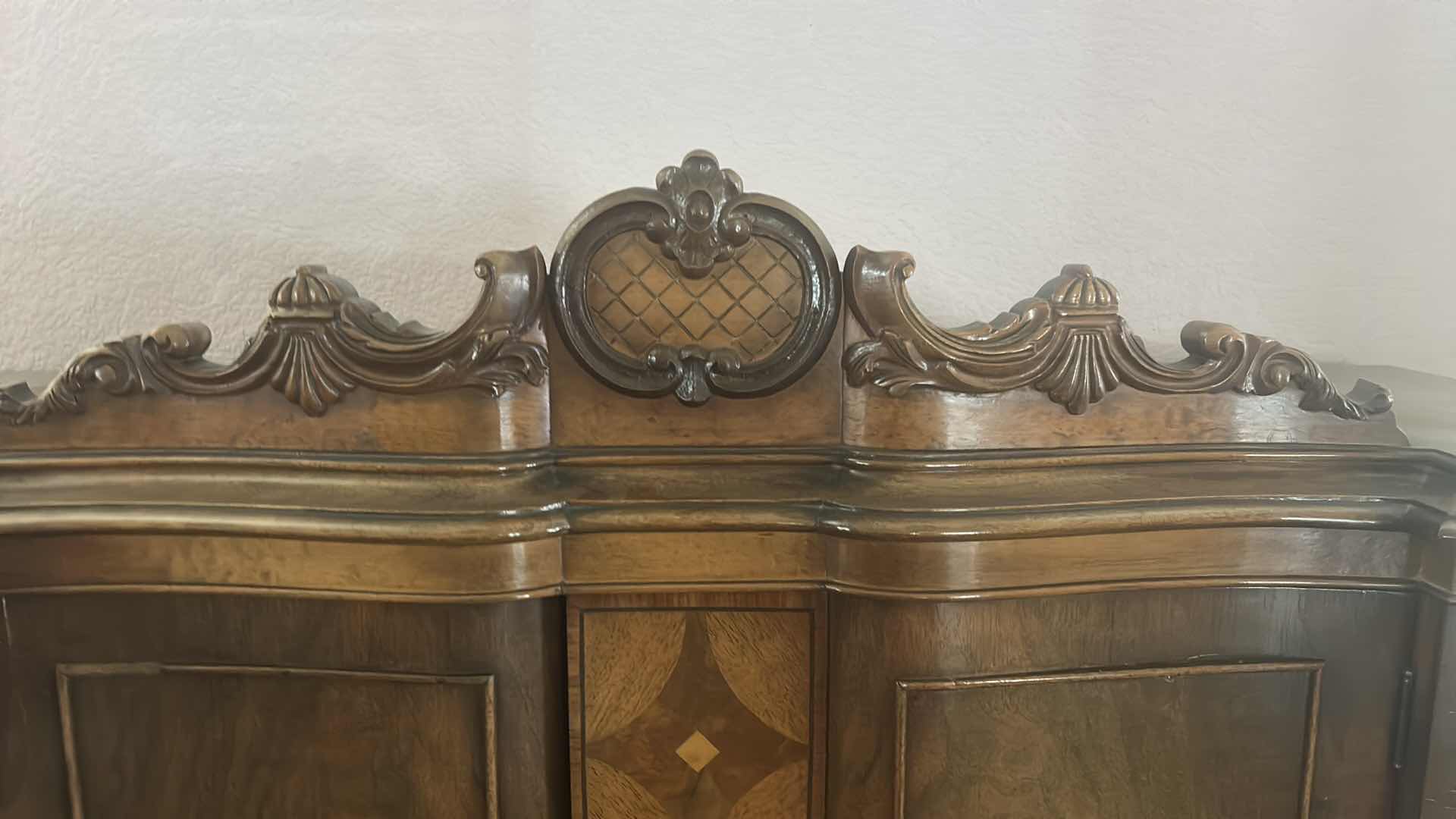Photo 1 of FINE ANTIQUE ENGLISH CHIPPENDALE STYLE WALNUT BURL HUTCH CHINA CABINET APPRAISED $3500 TO $5500  49“ X 16“ X H71“