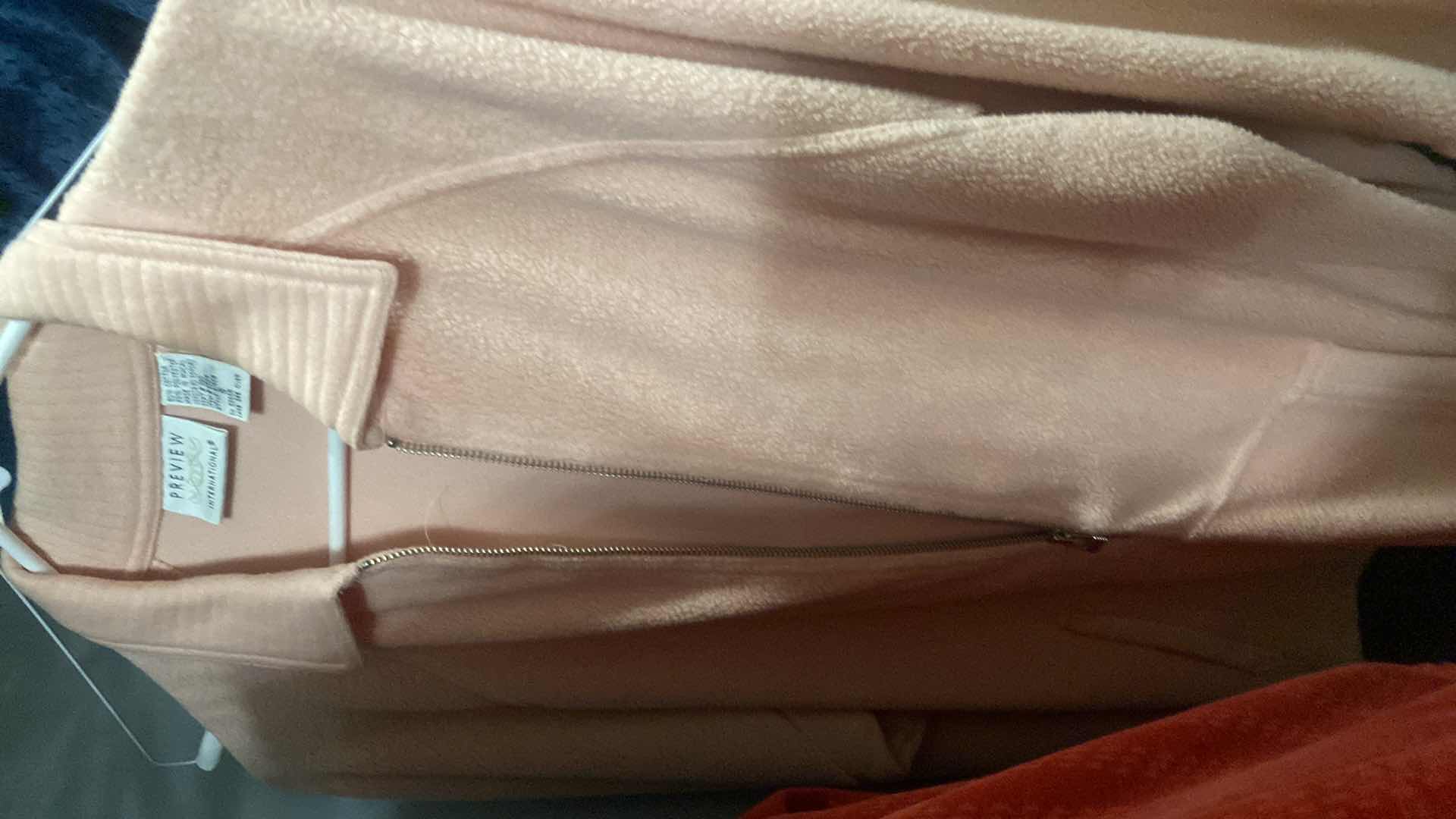 Photo 1 of 5-WOMEN’S TWO-PIECE SWEATSUIT SIZES SMALL & MEDIUM
