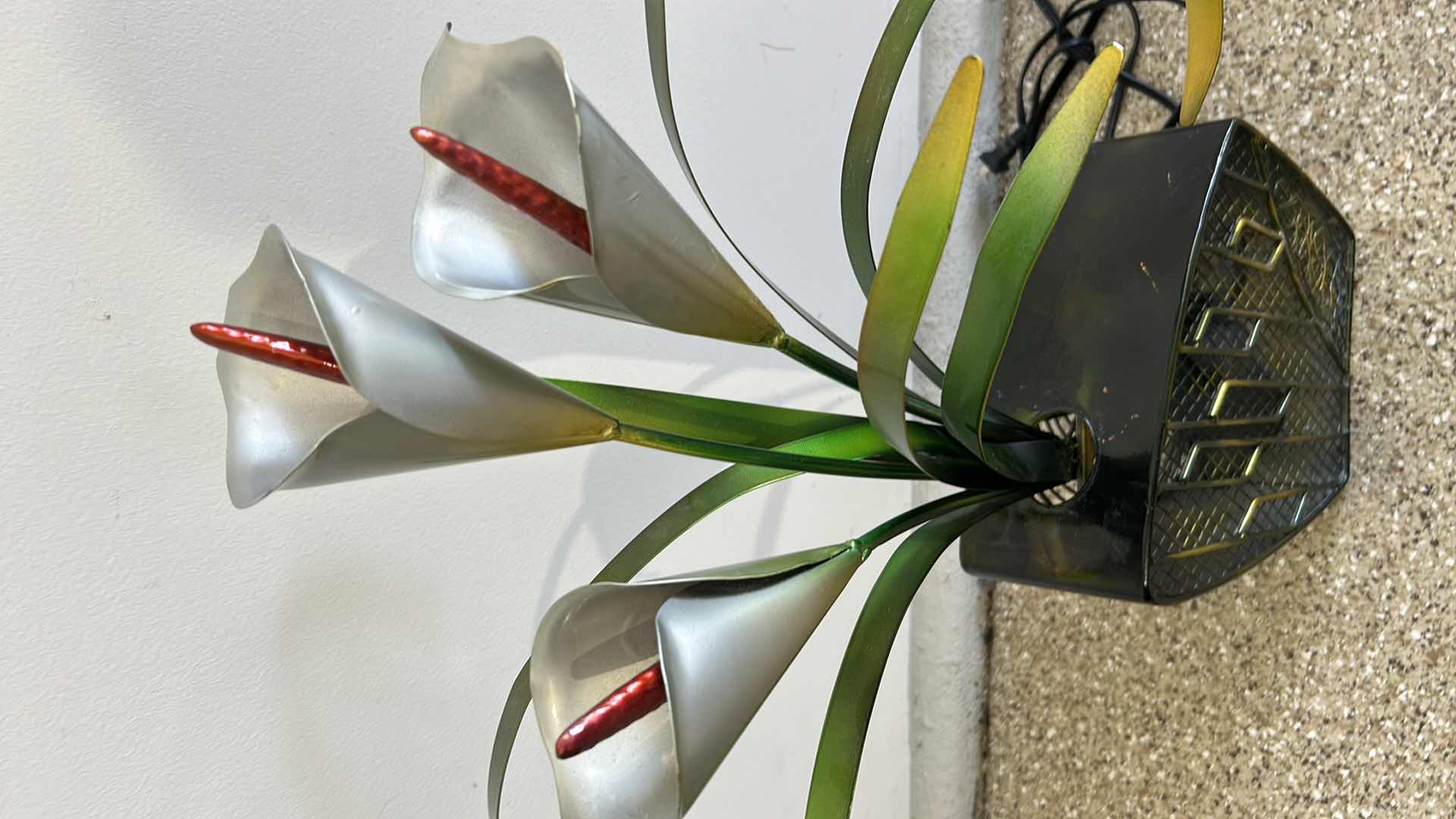 Photo 1 of DECO BREEZE CALLA LILIES FIGURINE FAN