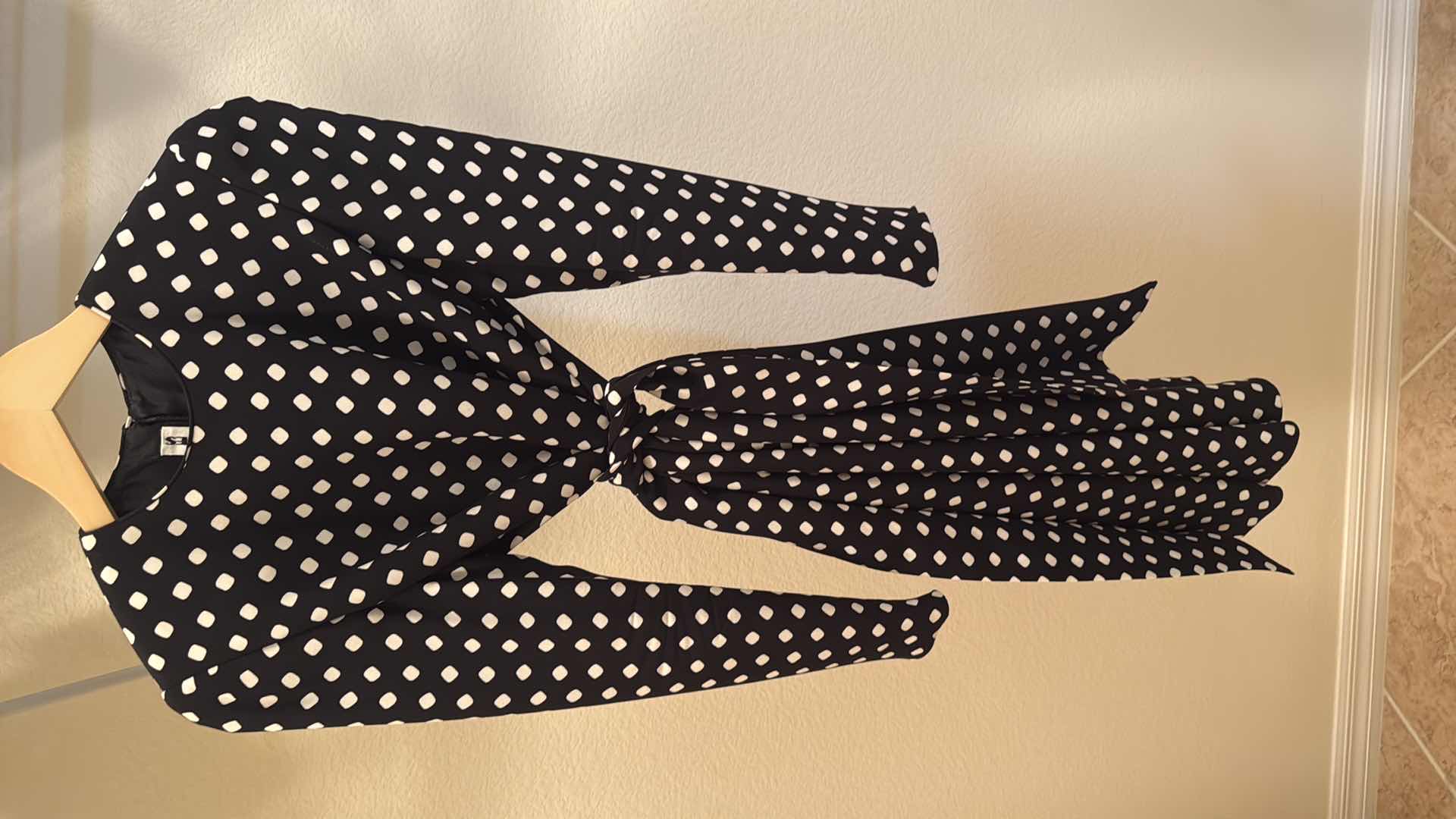 Photo 1 of DAVID HAYES BLACK & WHITE DRESS (SIZE M)