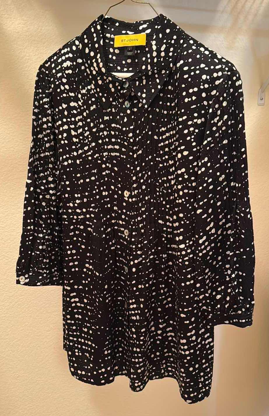 Photo 1 of ST JOHN DESIGNER BLACK & WHITE BLOUSE (6)