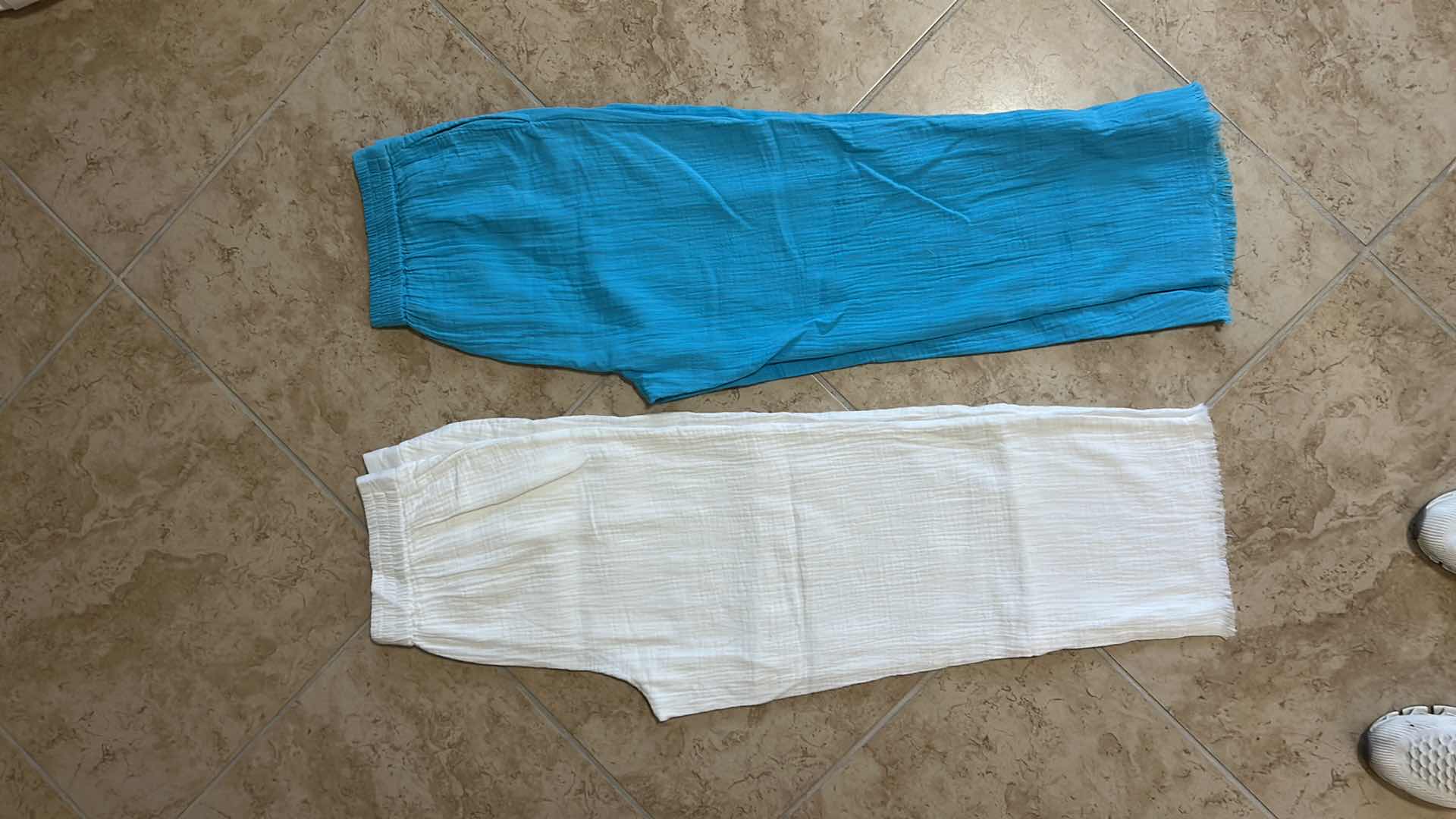 Photo 1 of 2 APPLESEED’S COTTON PANTS SIZE  MED