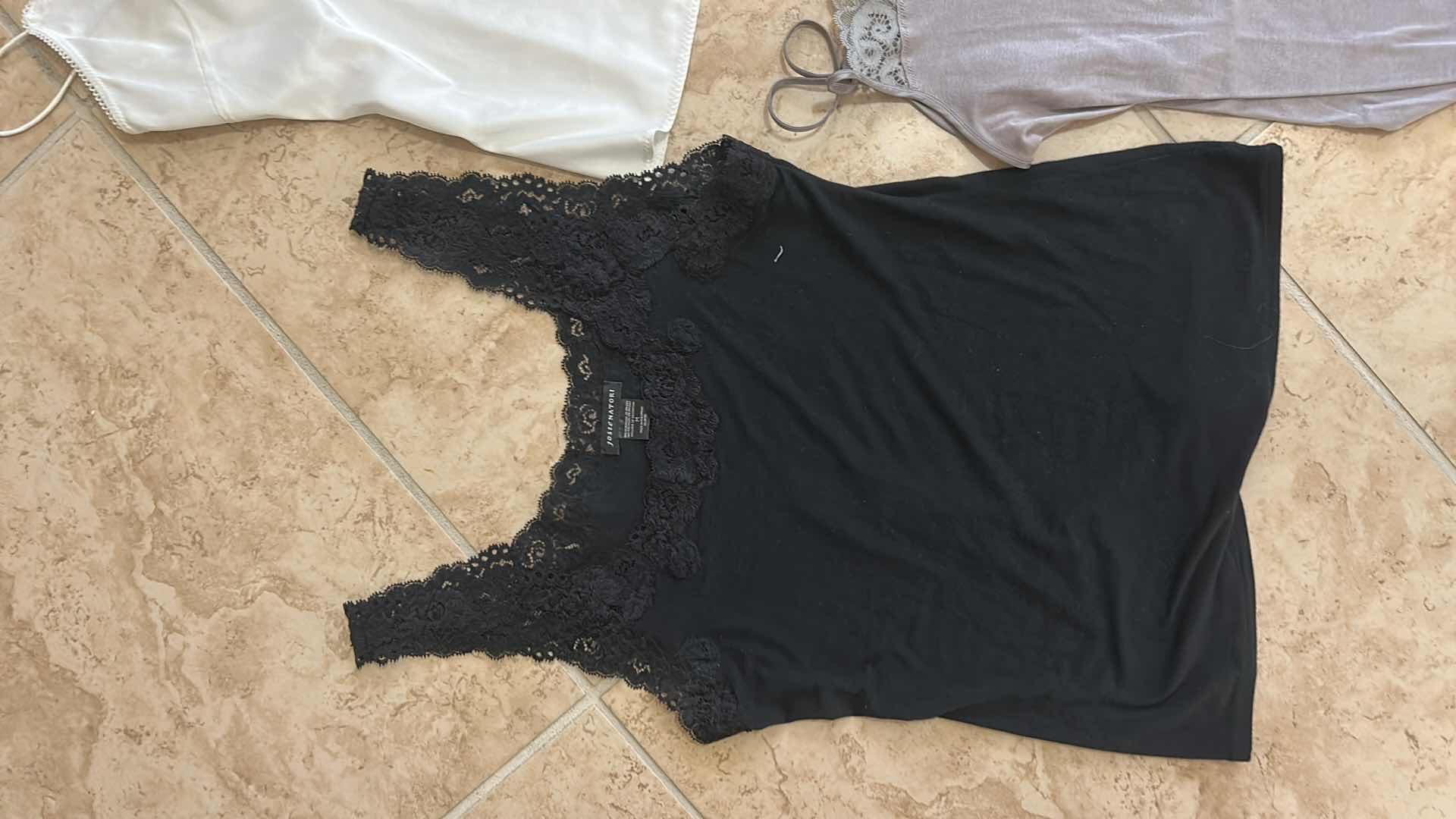 Photo 1 of 5 CAMISOLES AND UNDER GARMENTS SIZE S/M