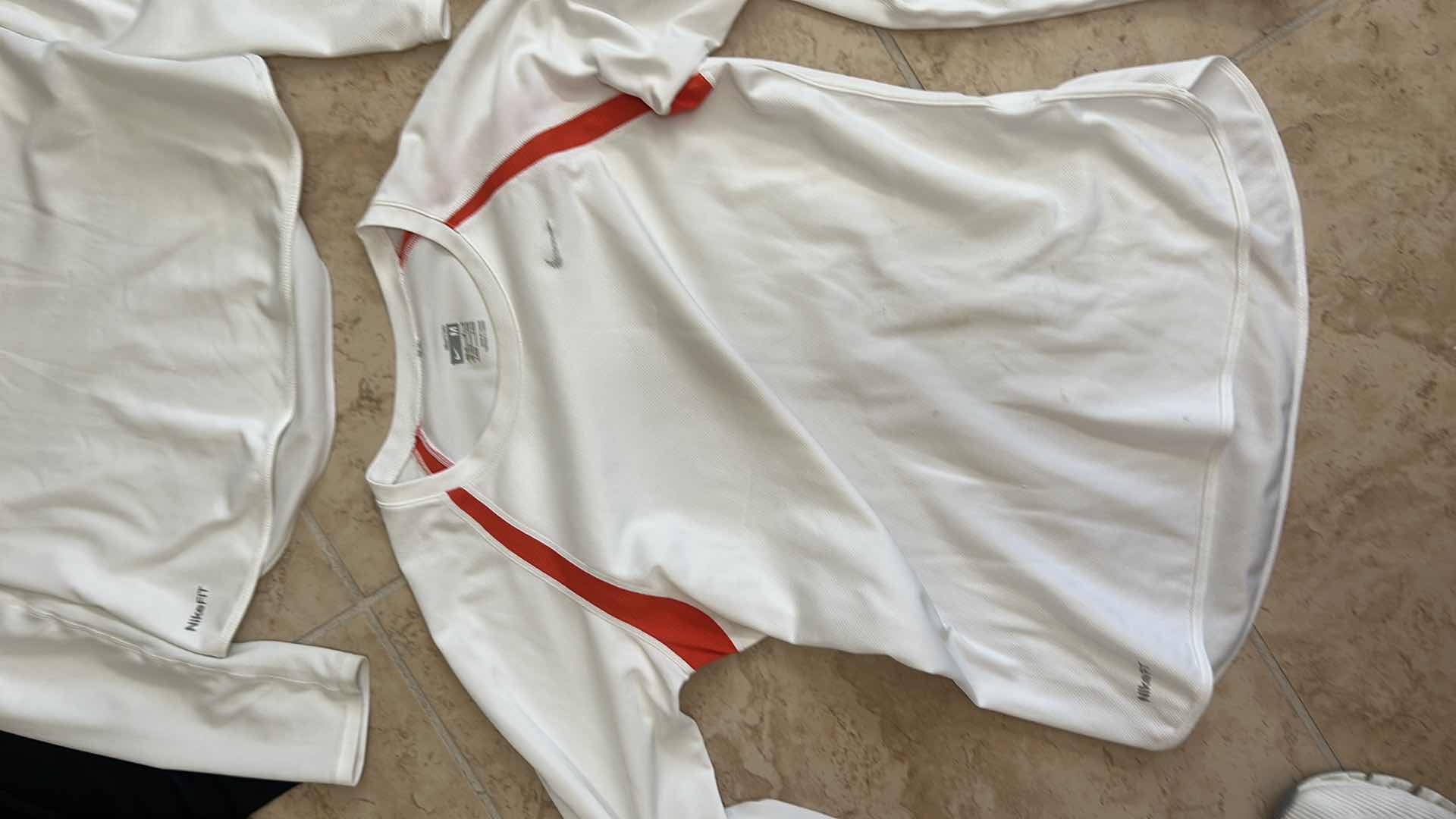 Photo 1 of 7 LONG SLEEVE NIKE TOPS SIZE S/M