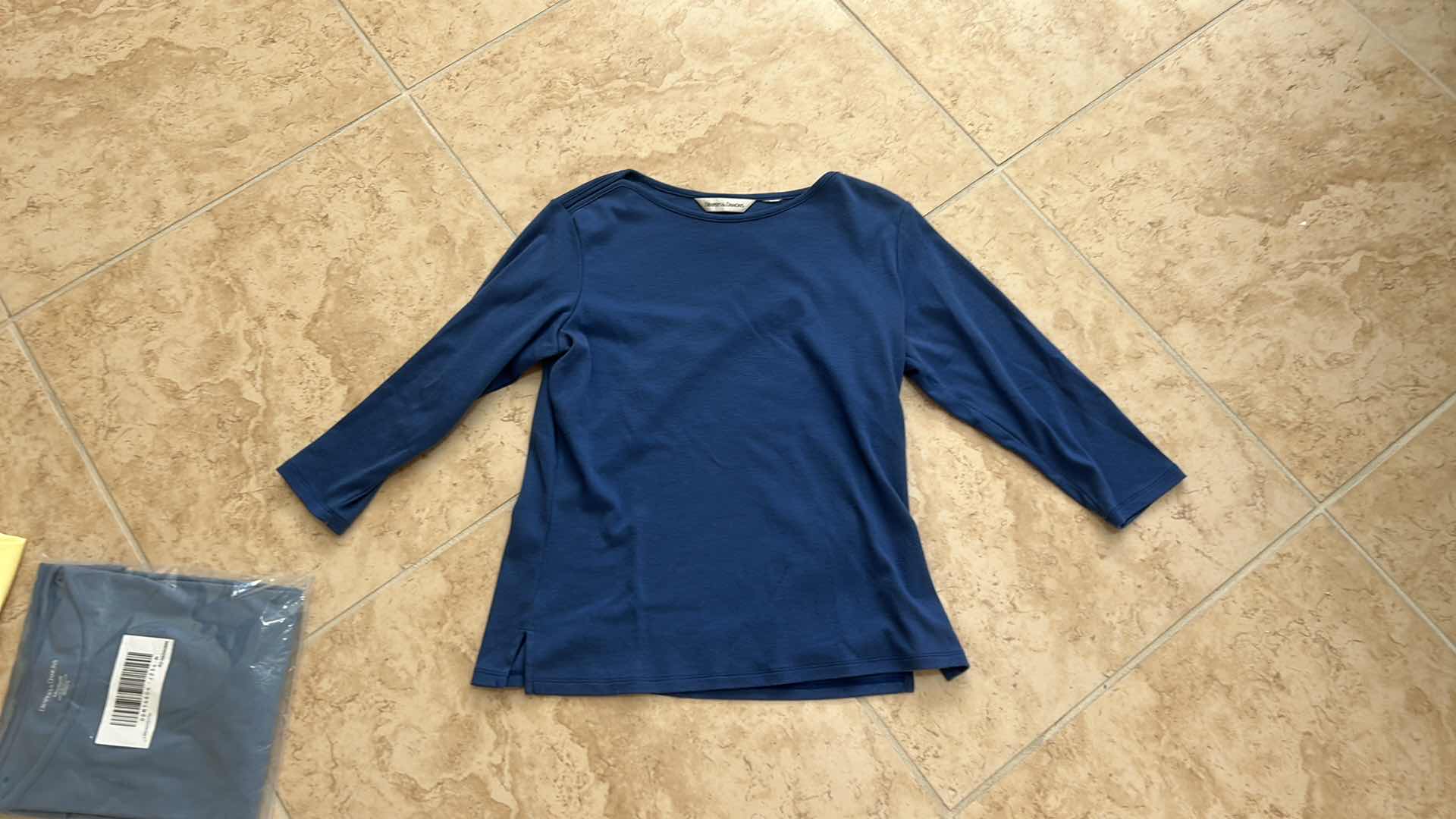 Photo 1 of 4 DRAPERS AND DAMONS 3/4 SLEEVE TOPS SIZE S/M