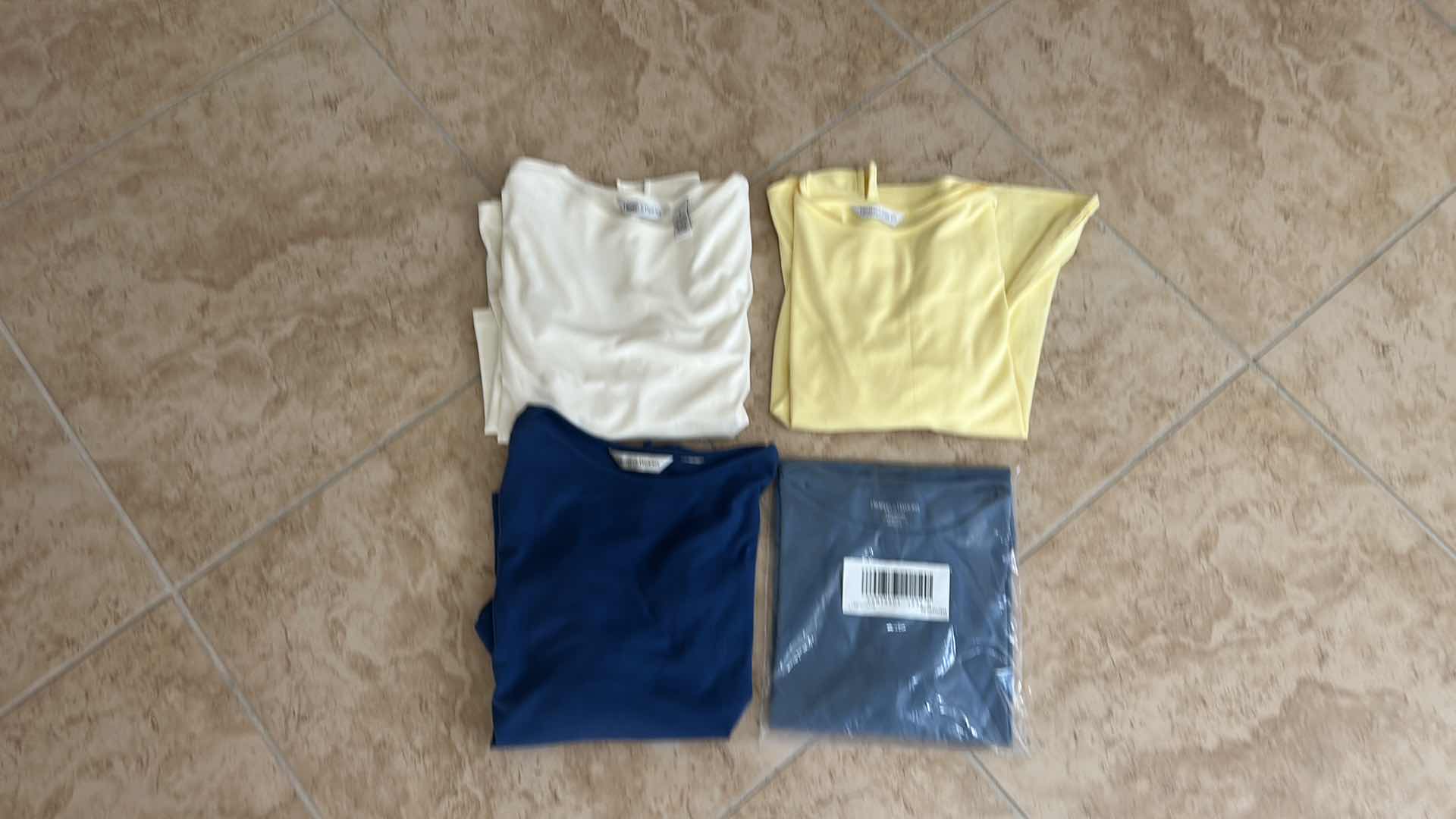 Photo 1 of 4 DRAPERS AND DAMONS 3/4 SLEEVE TOPS SIZE S/M