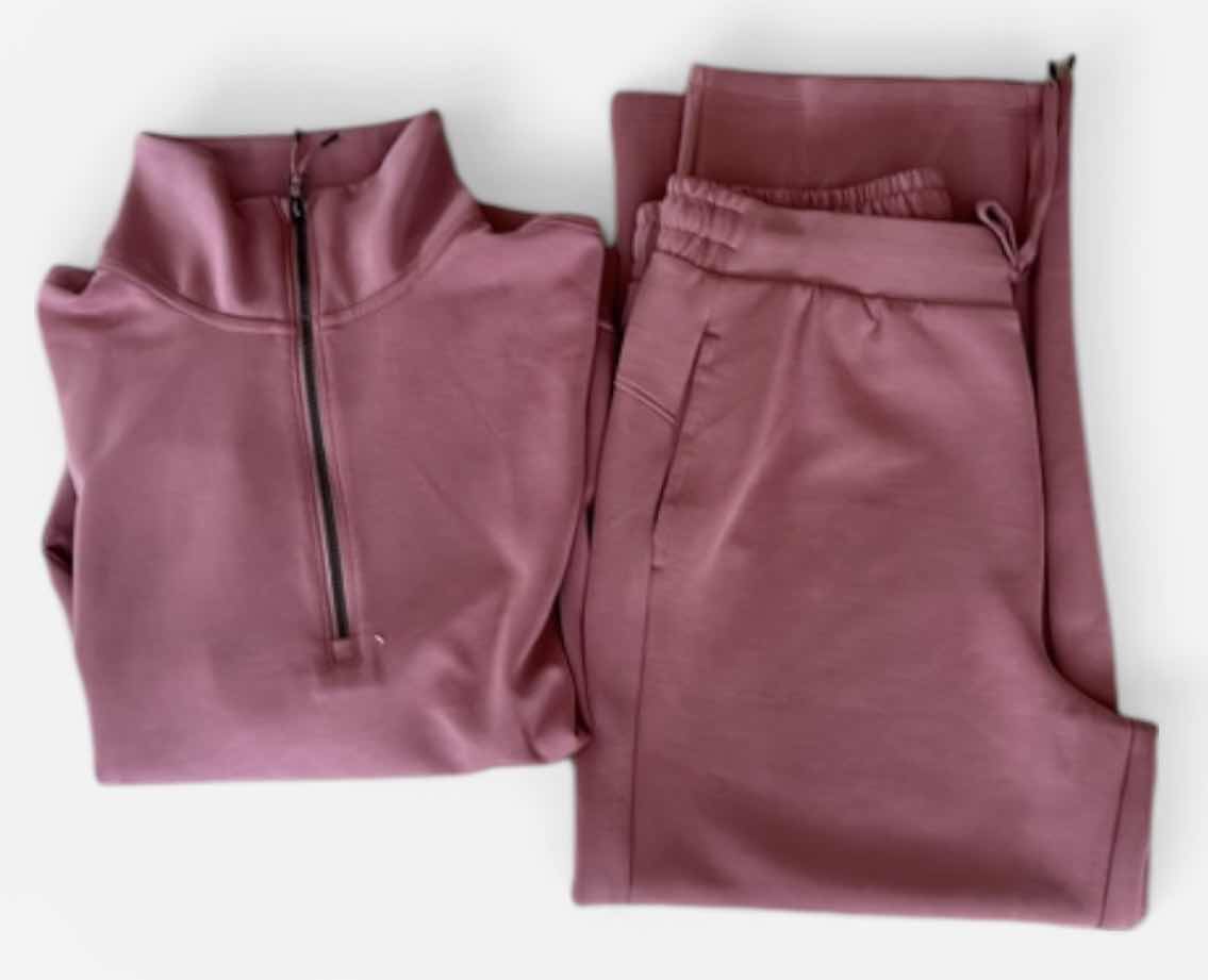 Photo 1 of MAKERSMARK DEEP ROSE QUARTER ZIP LONG SLEEVE PULLOVER AND SWEATPANTS SIZE S/M