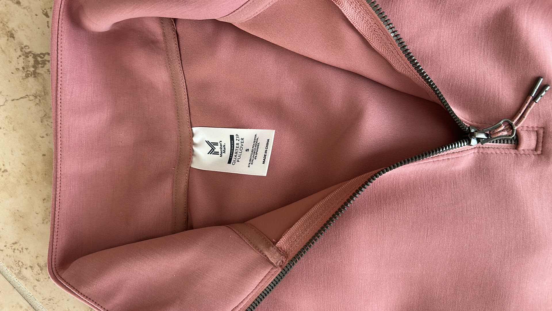 Photo 1 of MAKERSMARK DEEP ROSE QUARTER ZIP LONG SLEEVE PULLOVER AND SWEATPANTS SIZE S/M