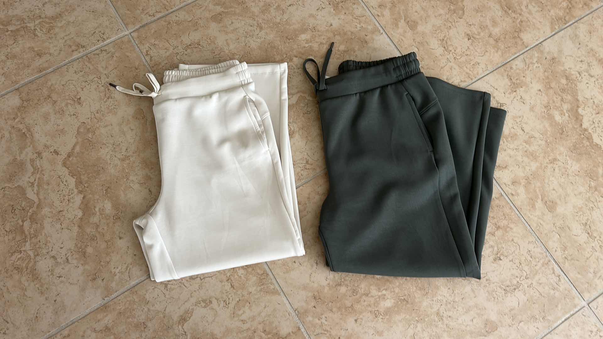 Photo 1 of 2 PAIRS MAKERS MARK CROP PANTS SIZE MED