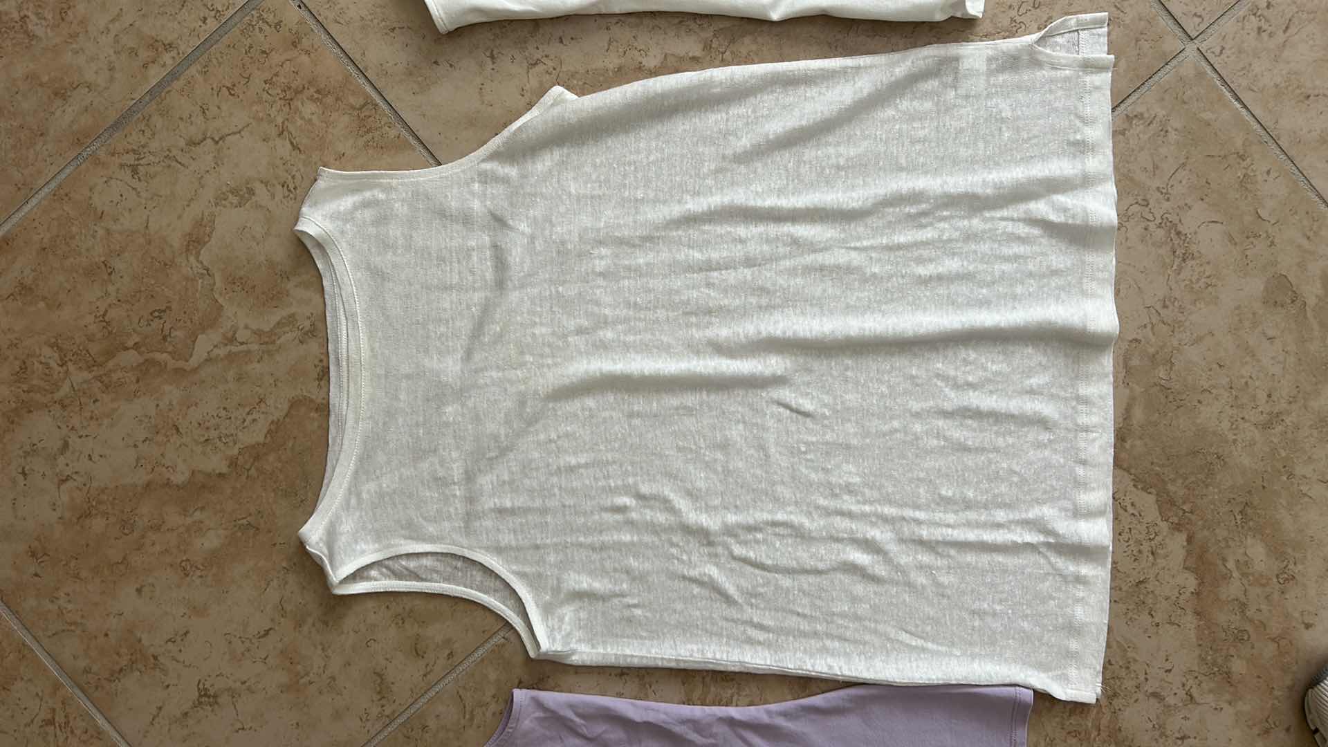 Photo 1 of 5 SLEEVELESS TOPS SIZE S/M