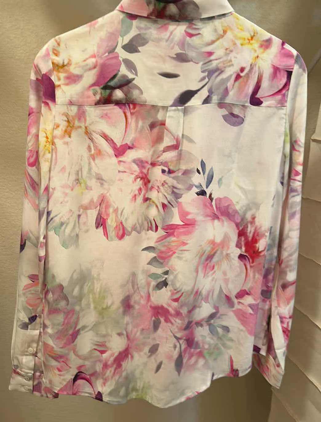 Photo 1 of ELEGANT PINK FLORAL SILK BUTTON DOWN BLOUSE FROM PURE COLLECTION SIZE 4