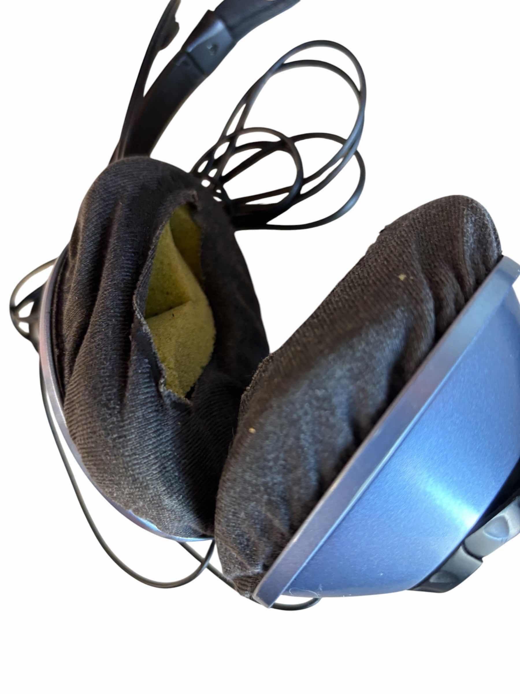 Photo 1 of BOSE TRIPORT AROUND EAR HEADPHONES MODEL TP-1A $125