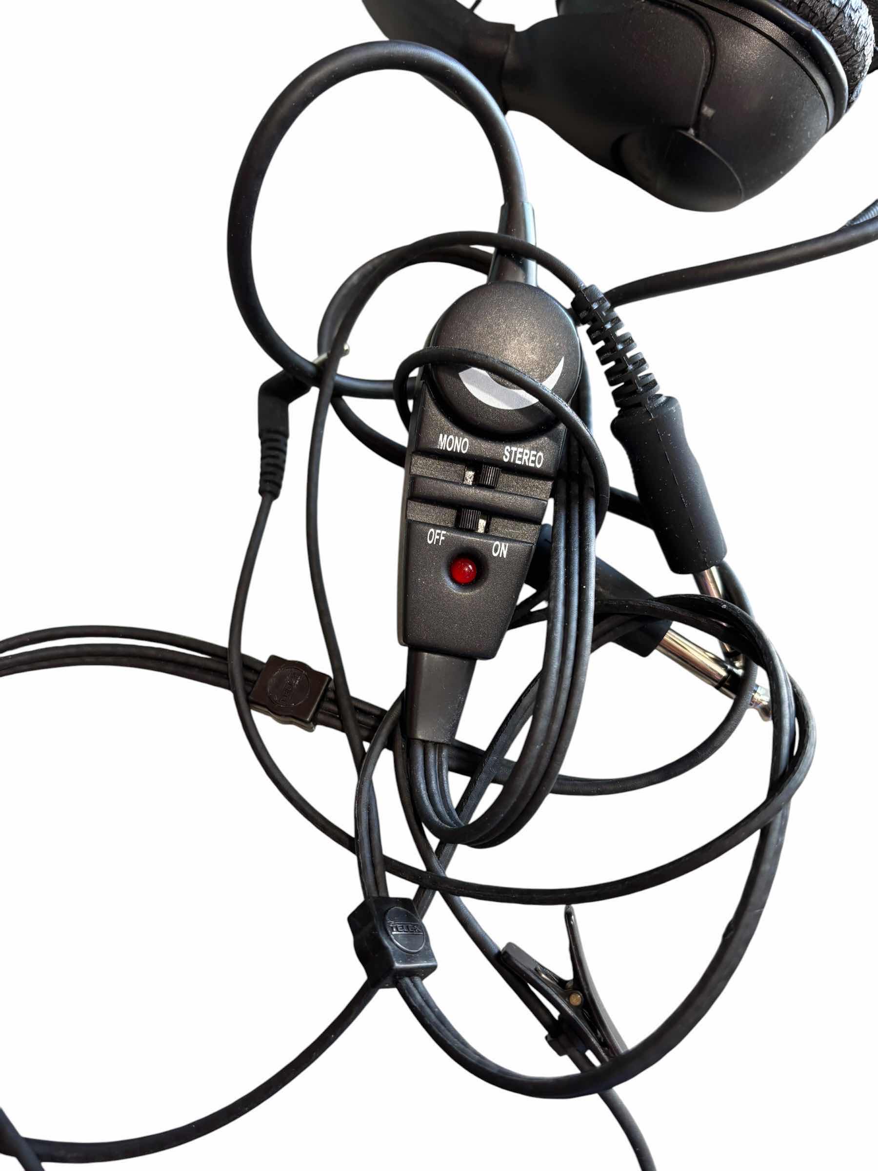 Photo 1 of TELEX AIR 3000 AVIATION PILOT HEADSET WITH CARRYING CASE $80