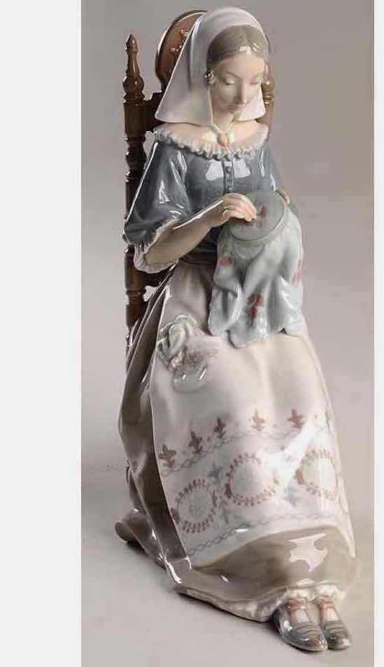 Photo 1 of LLADRO PORCELAIN FIGURE "EMBROIDERER" #4865 H 12"